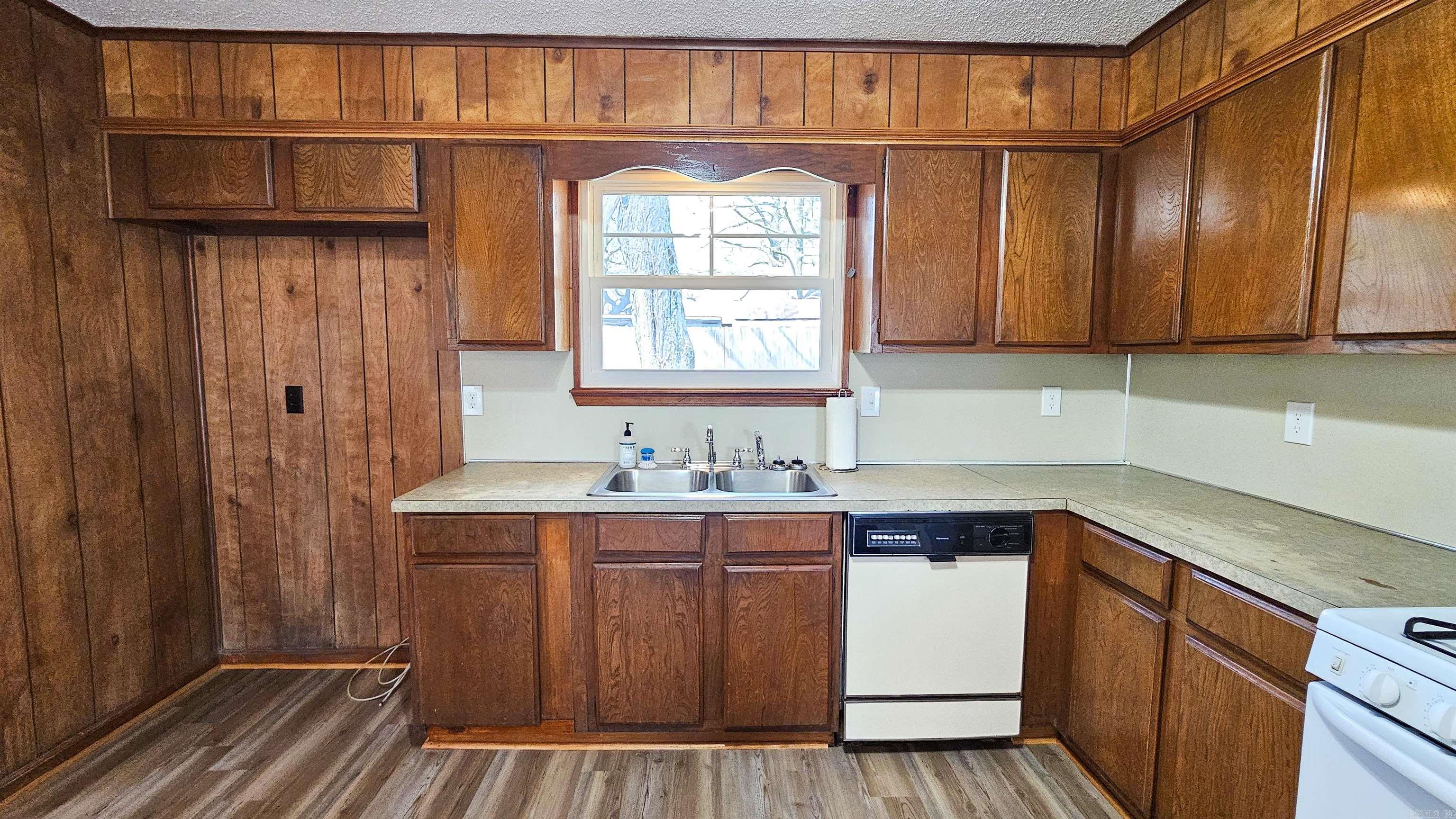 9727 Lanehart Road Property Photo 18