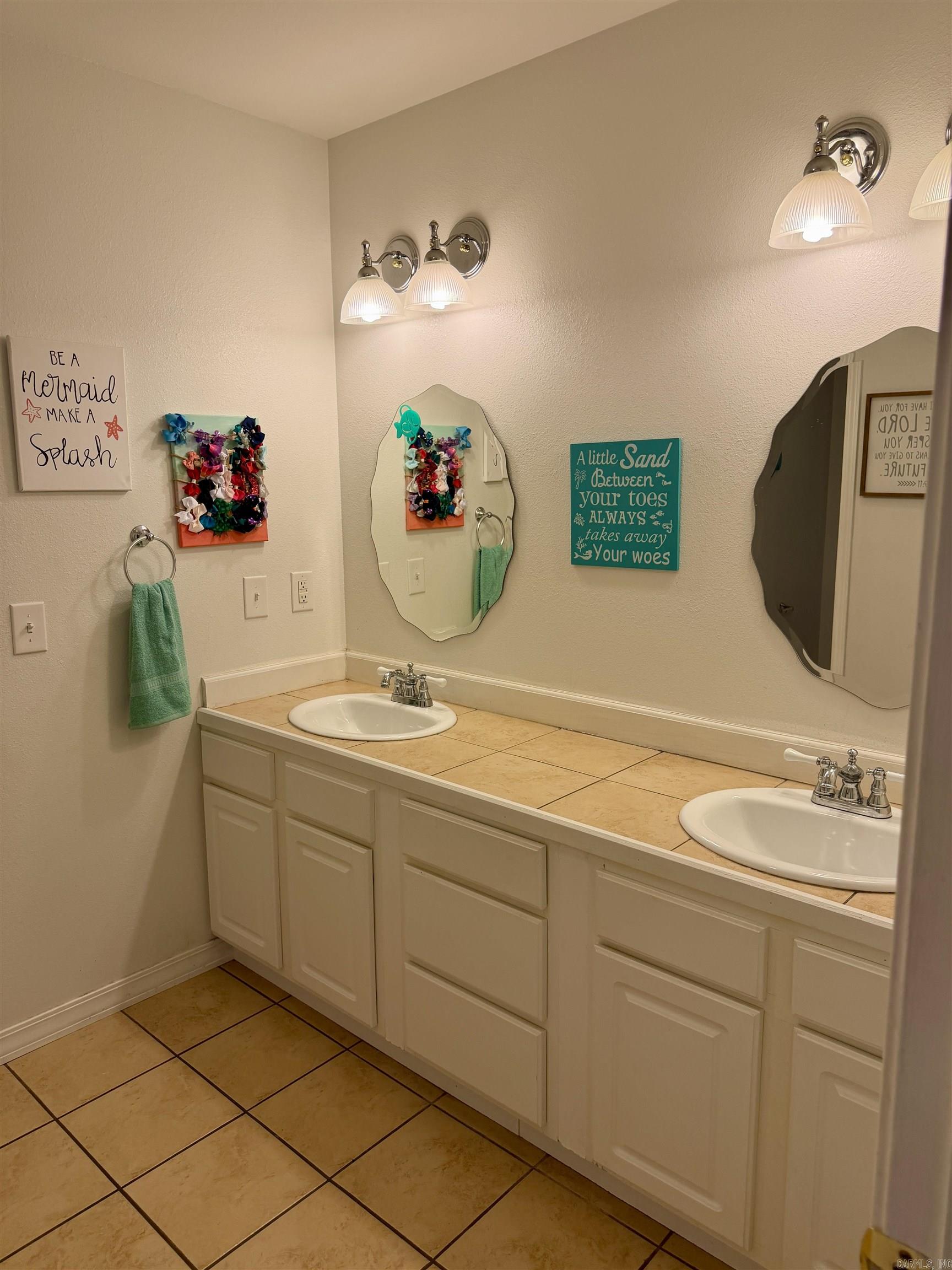 328 County Road 3467 Property Photo 44