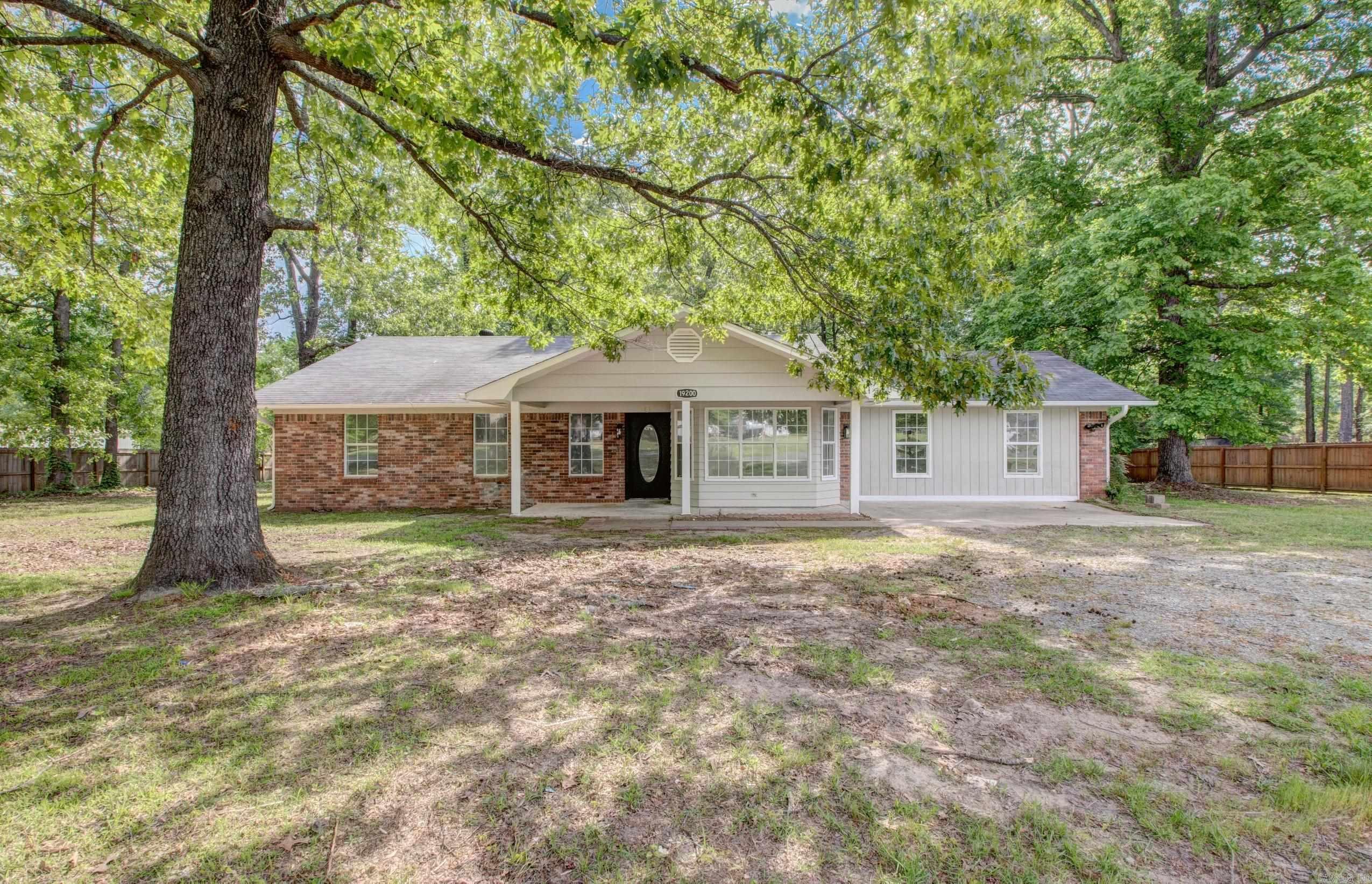19200 Oaklawn Cove Property Photo 1