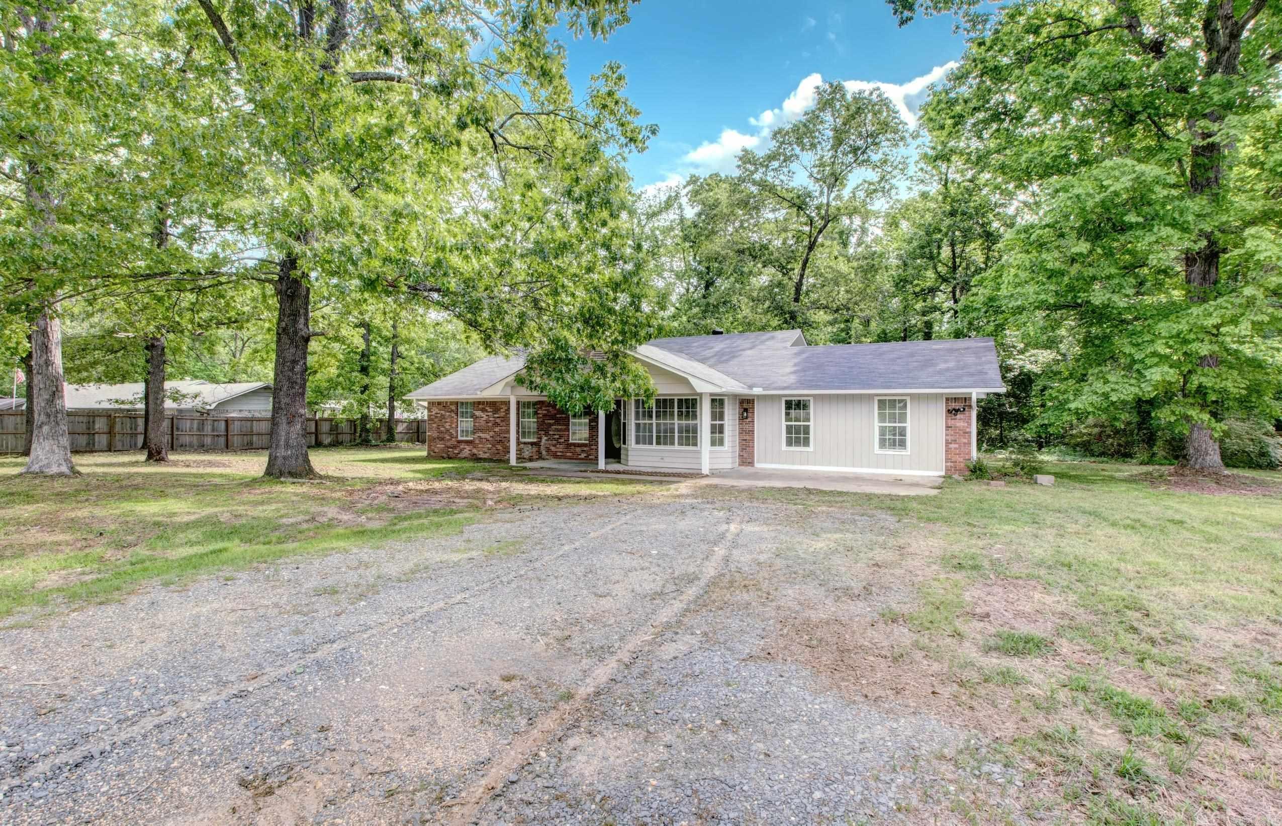 19200 Oaklawn Cove Property Photo 2