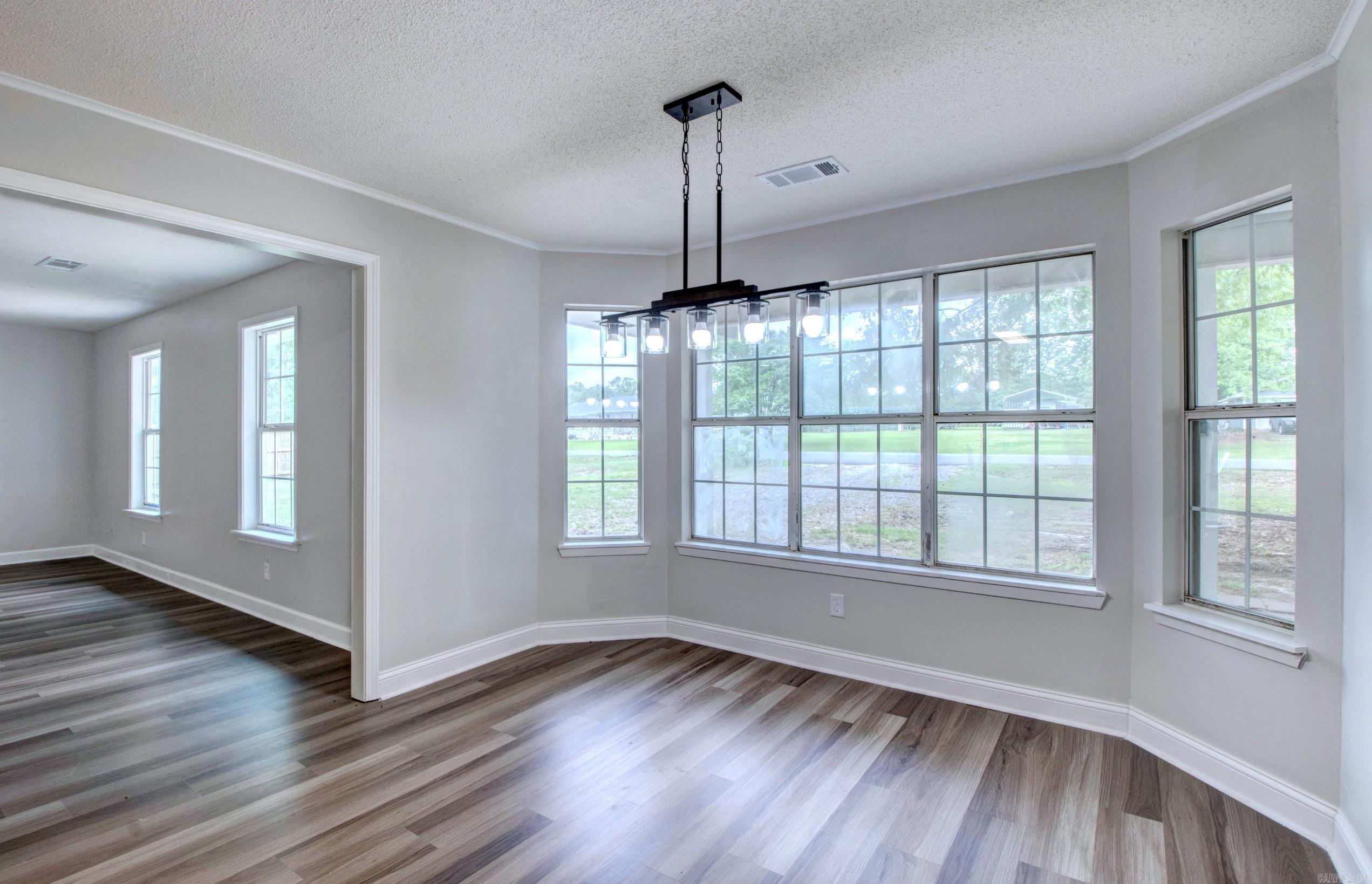 19200 Oaklawn Cove Property Photo 9