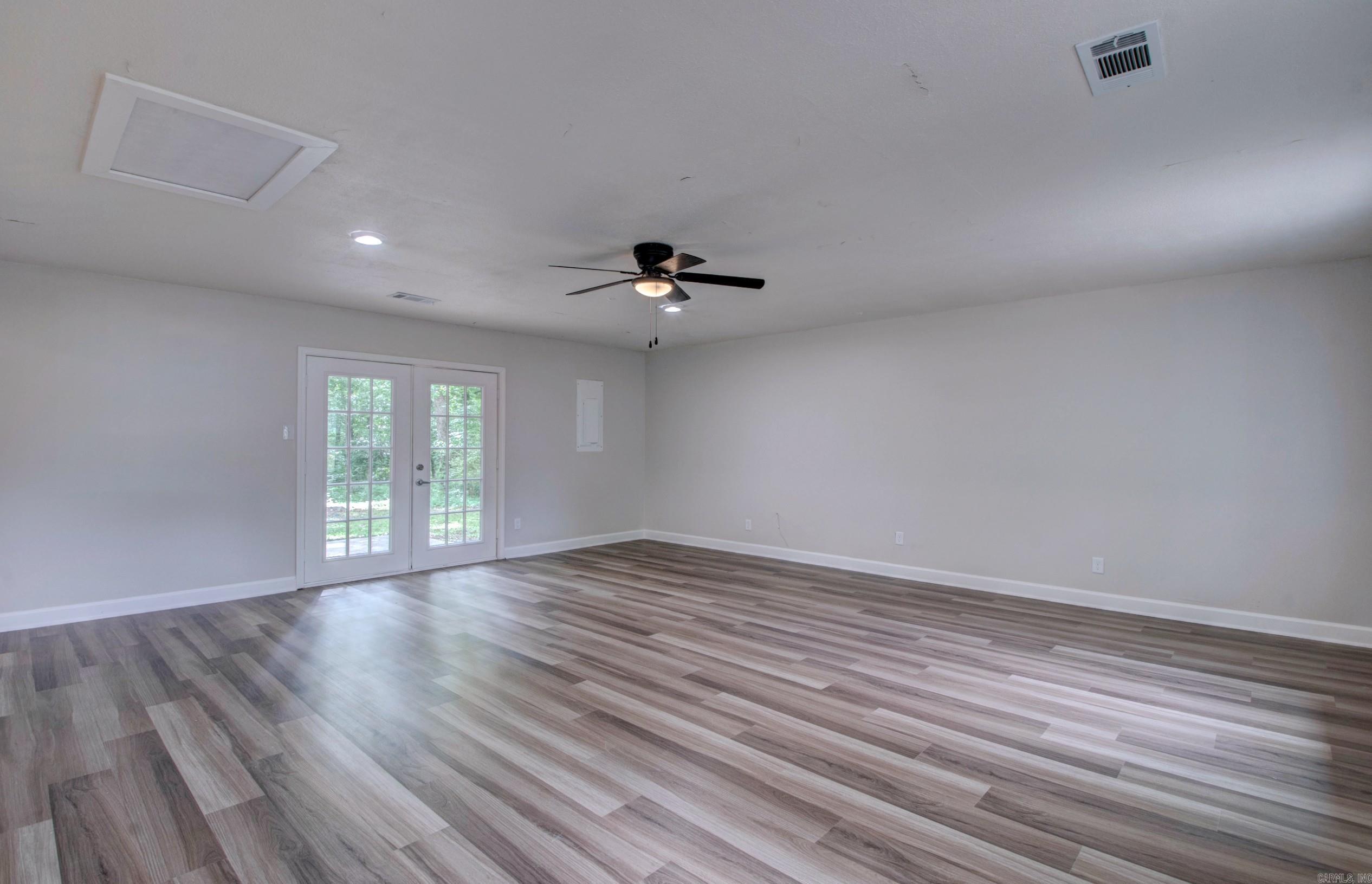 19200 Oaklawn Cove Property Photo 26