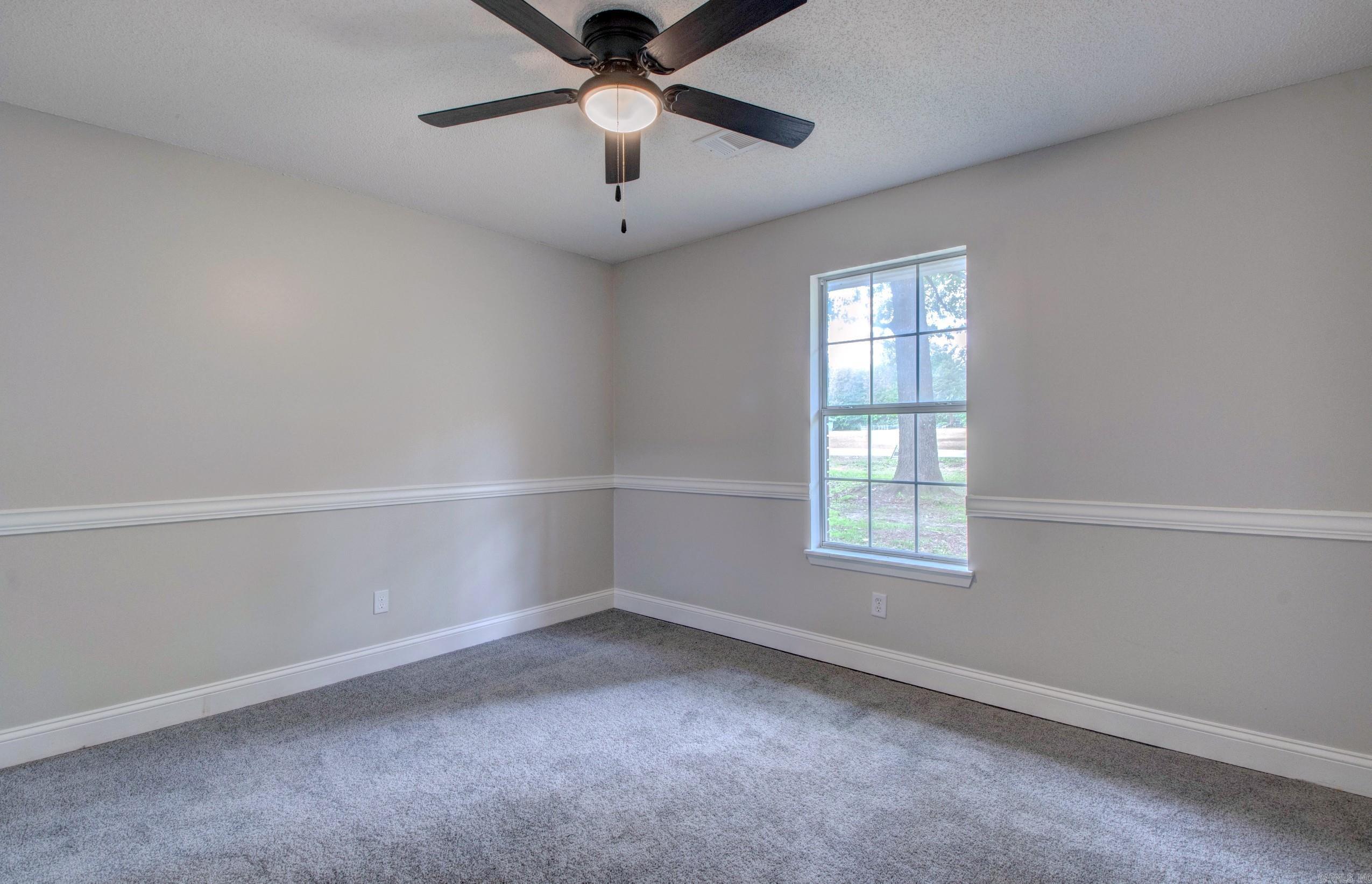 19200 Oaklawn Cove Property Photo 29