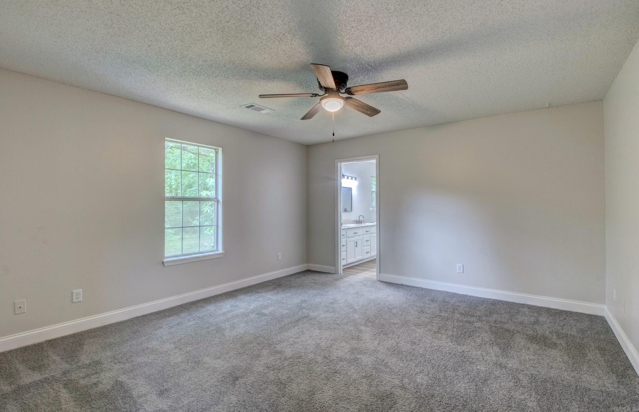 19200 Oaklawn Cove Property Photo 37