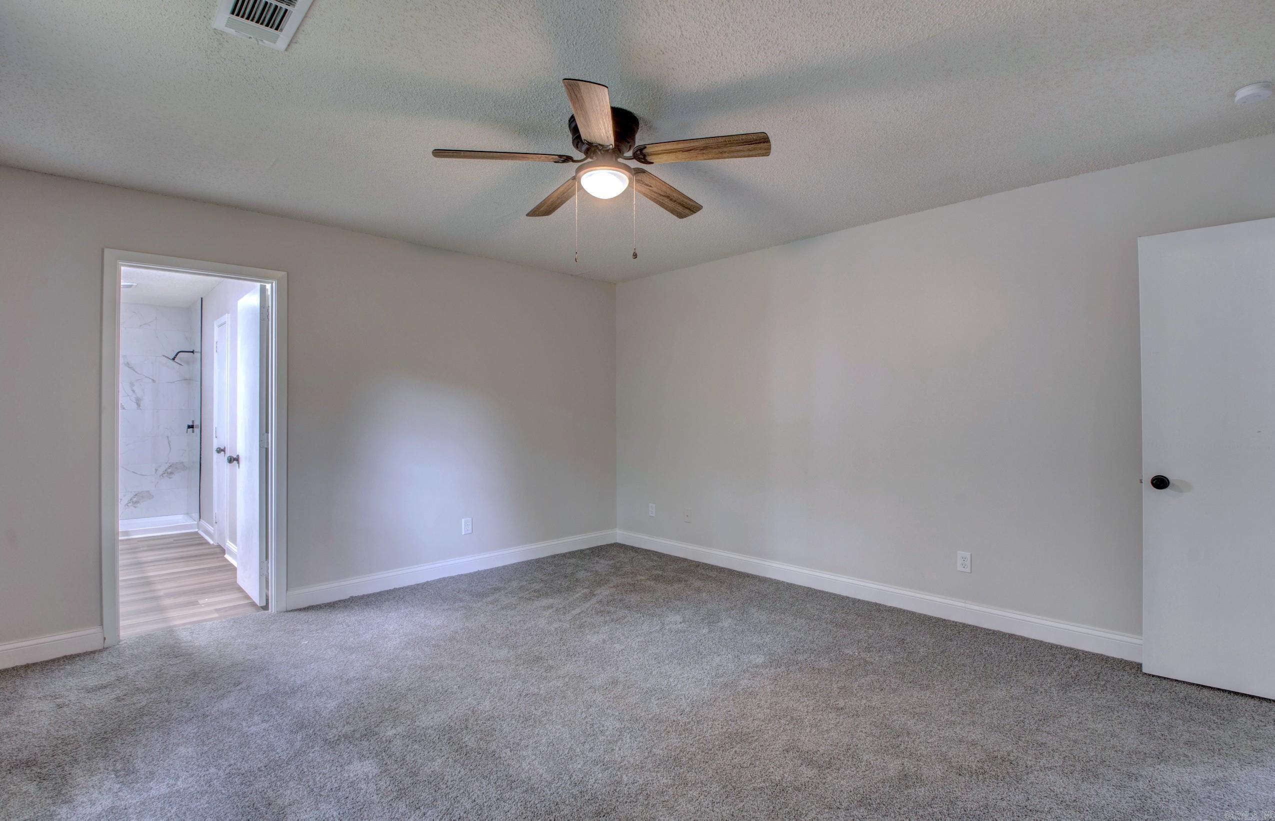 19200 Oaklawn Cove Property Photo 39