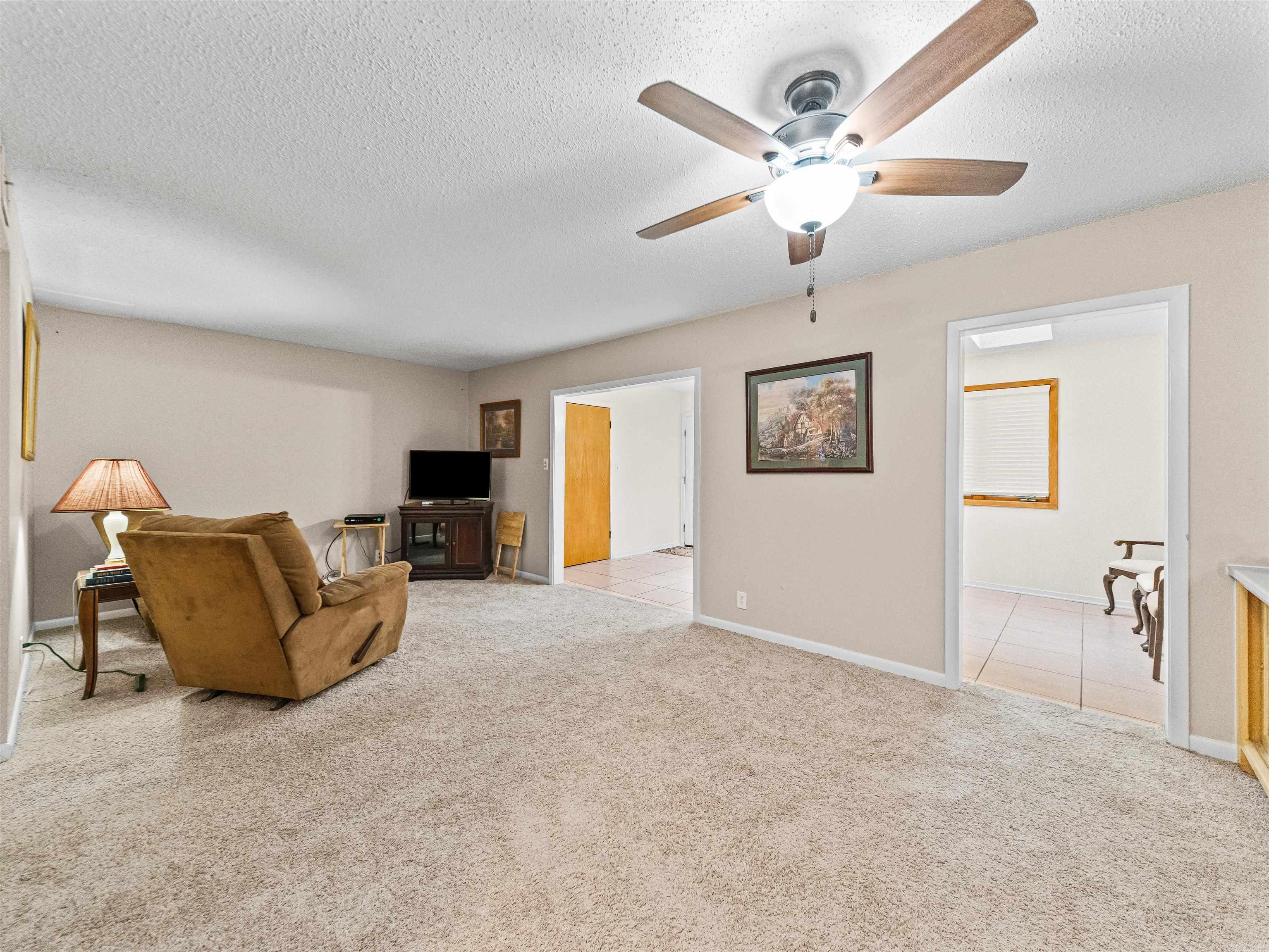 116 Emperado Property Photo 6