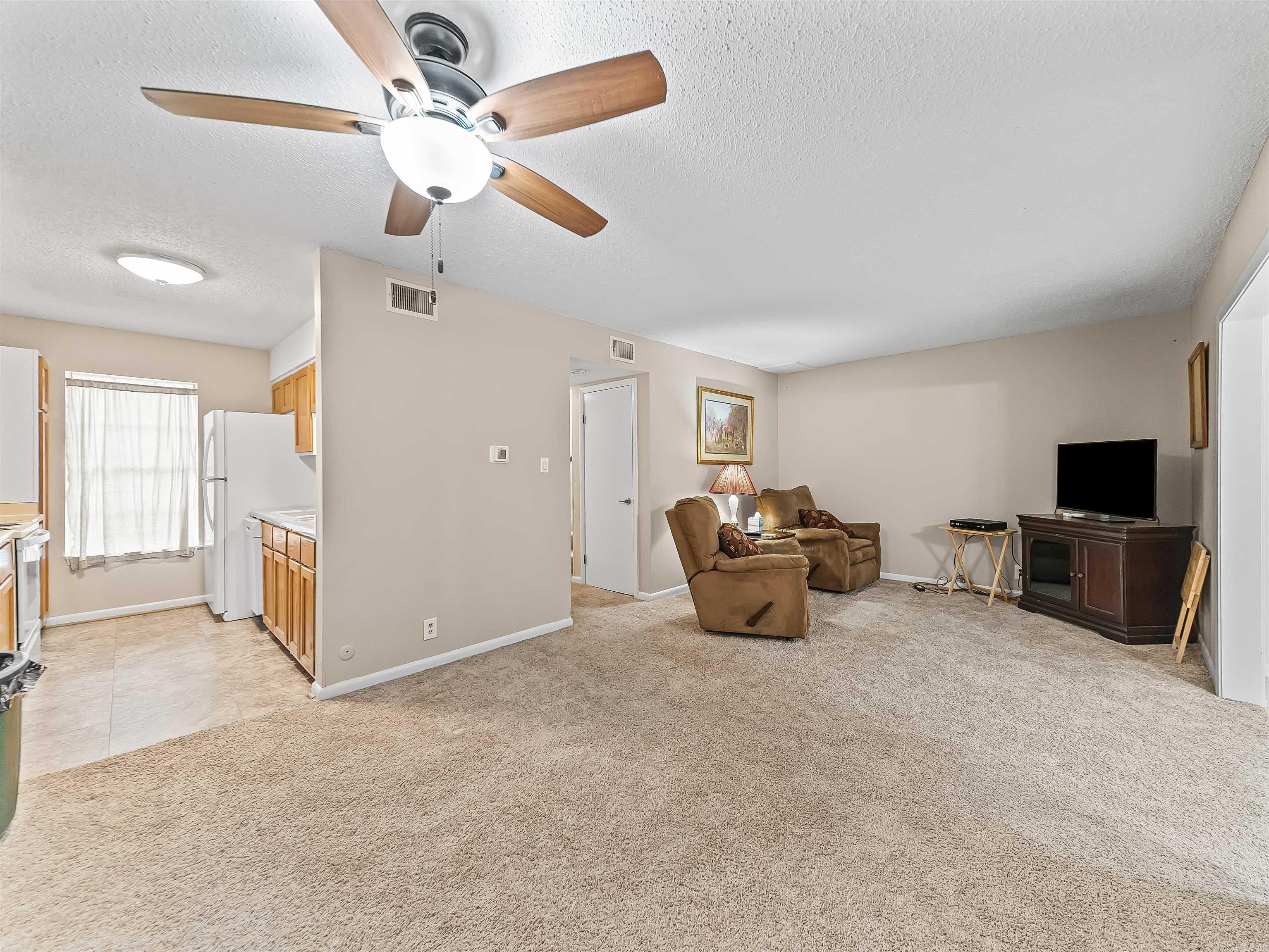116 Emperado Property Photo 13