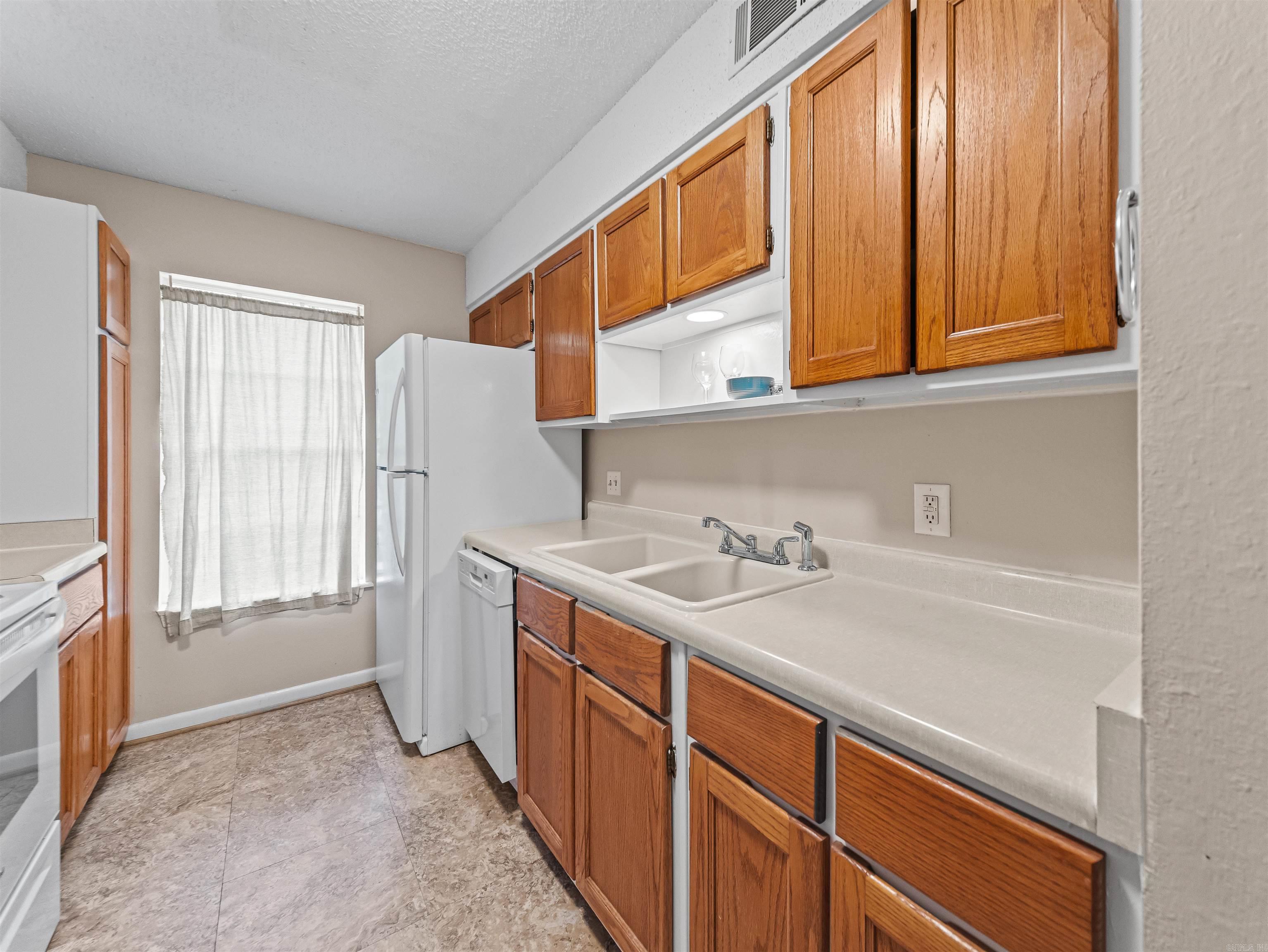 116 Emperado Property Photo 16
