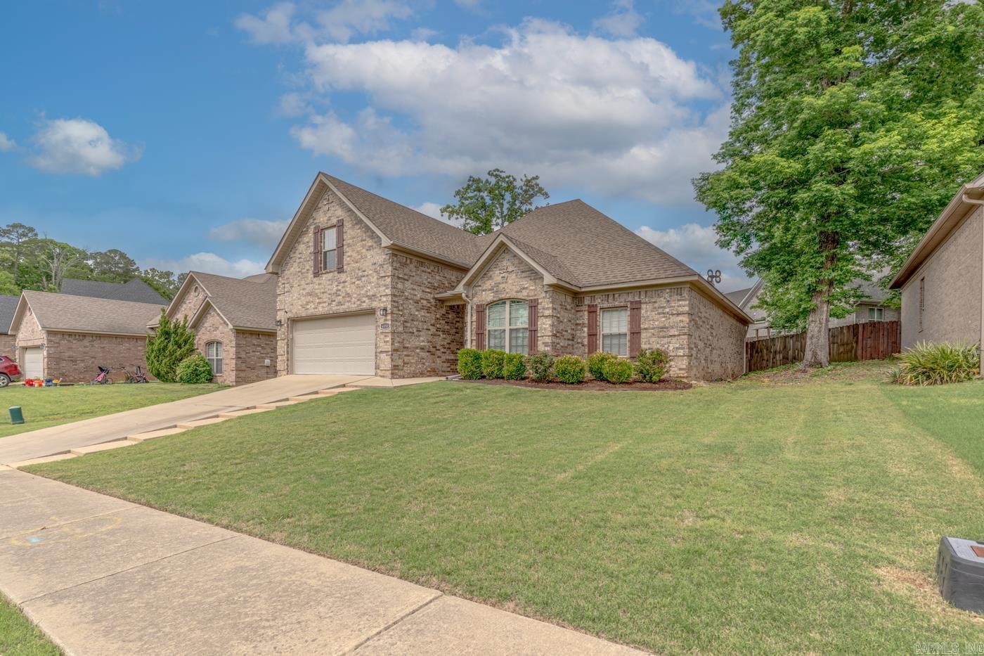 6850 Grace Village Drive Property Photo 3