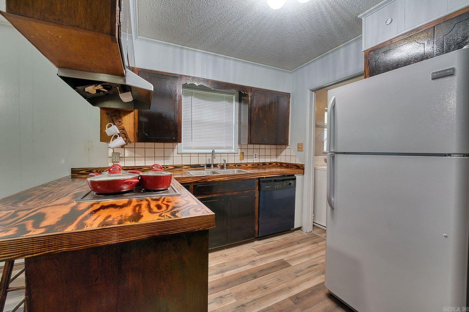 2702 Malvern Avenue Property Photo 8