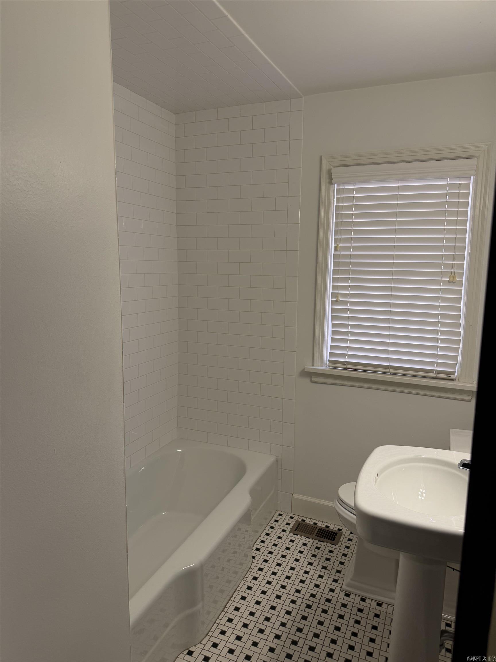 621 Cumberland Street 1/2 Property Photo 16