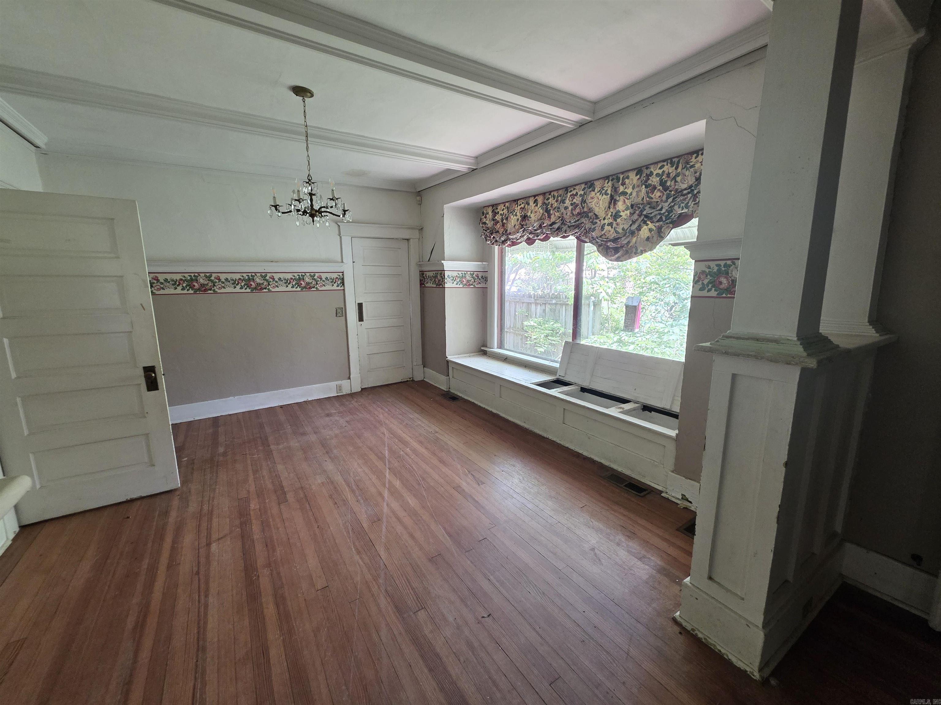 926 E Park Avenue Property Photo 11