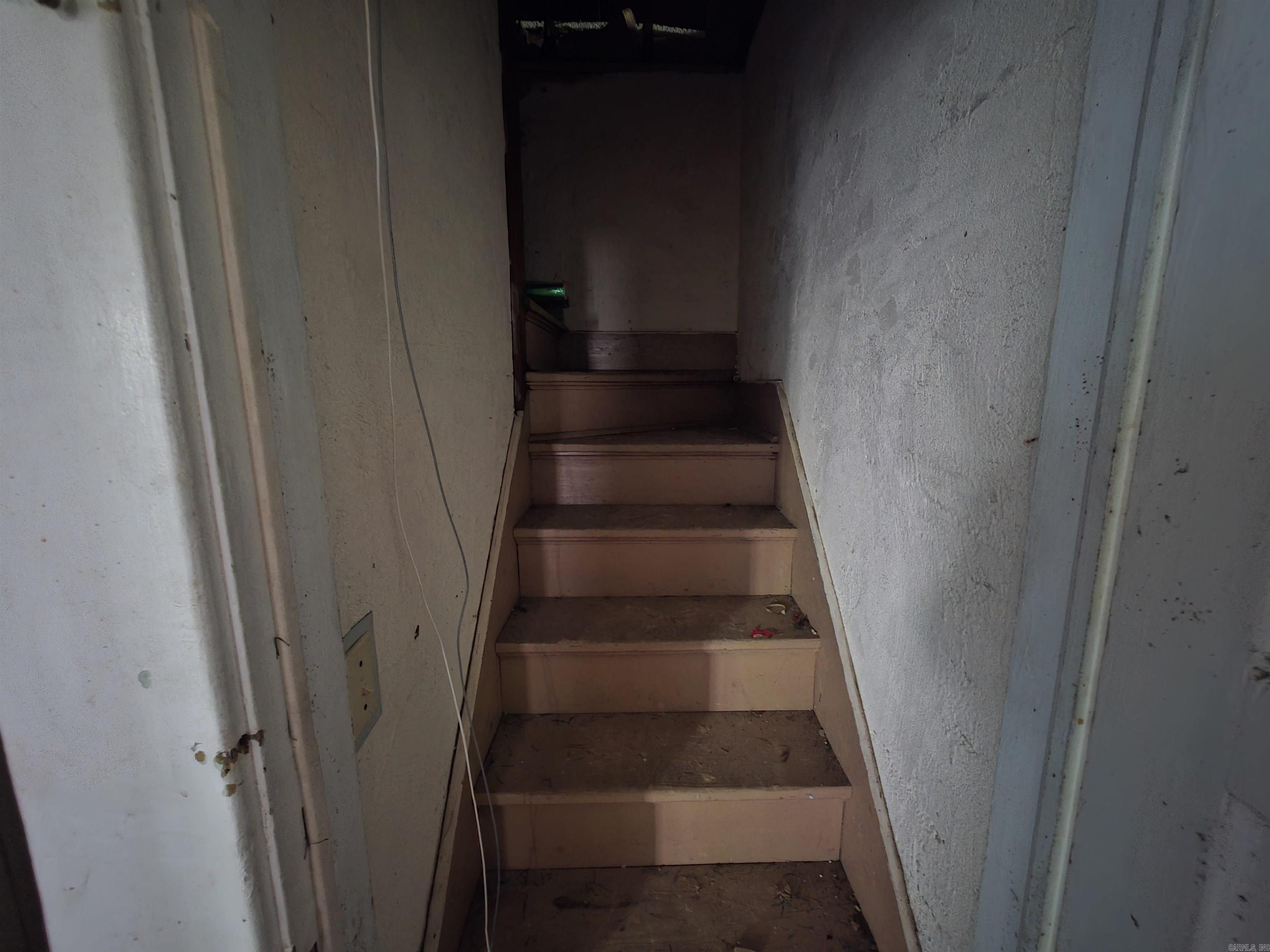 926 E Park Avenue Property Photo 13