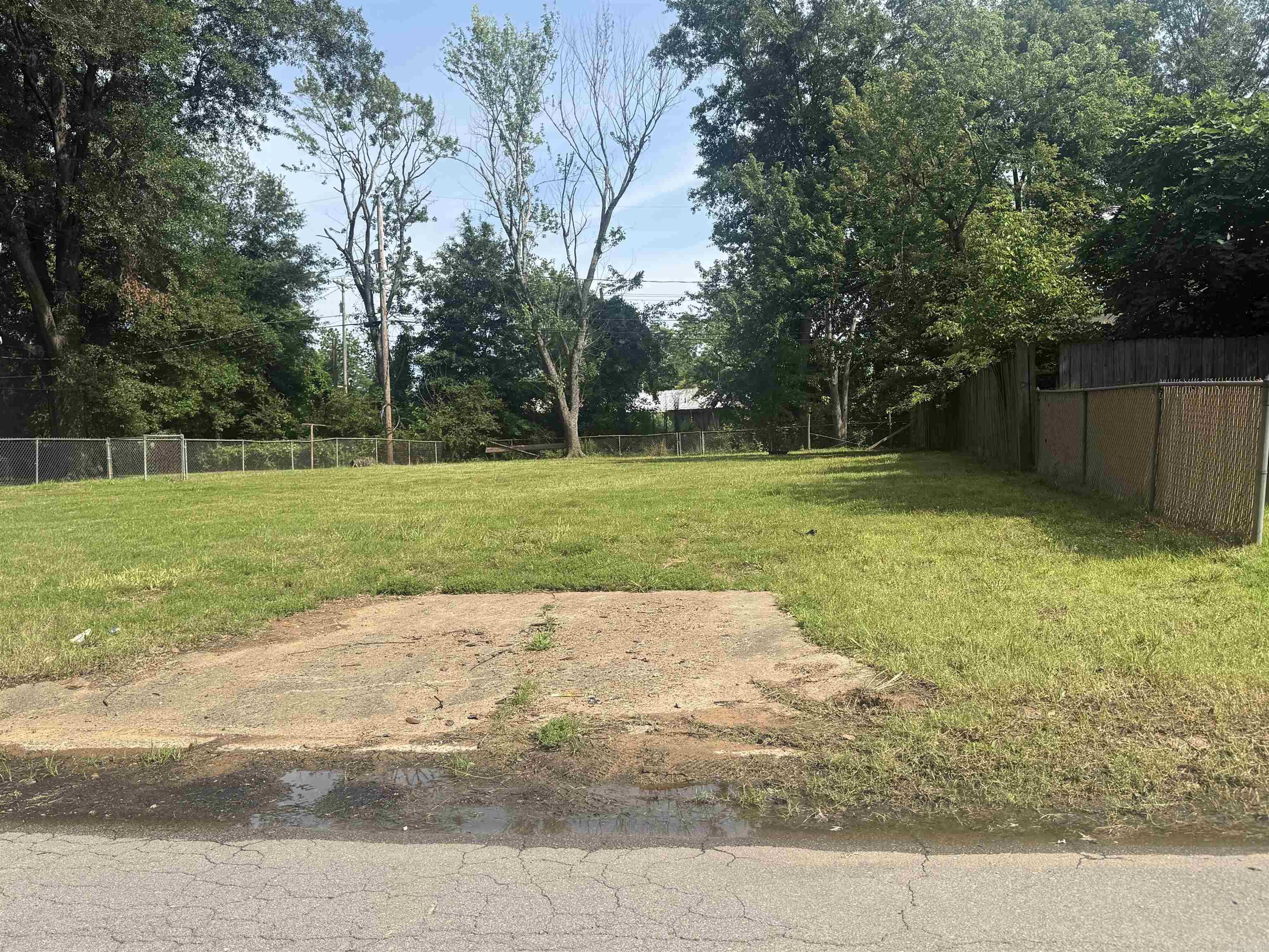 411 Meadow Park Drive Property Photo 1
