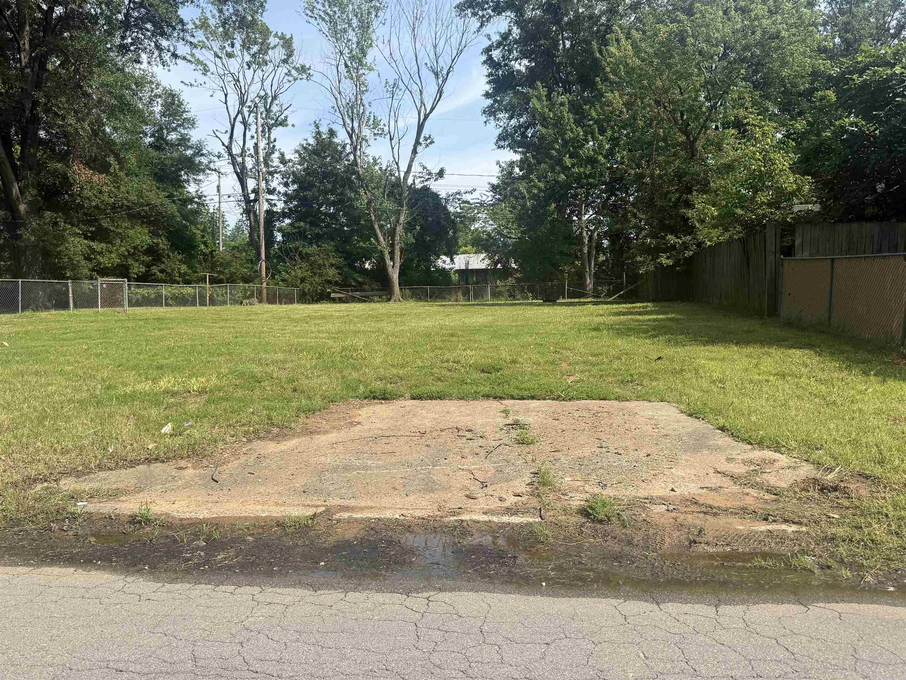 411 Meadow Park Drive Property Photo 2