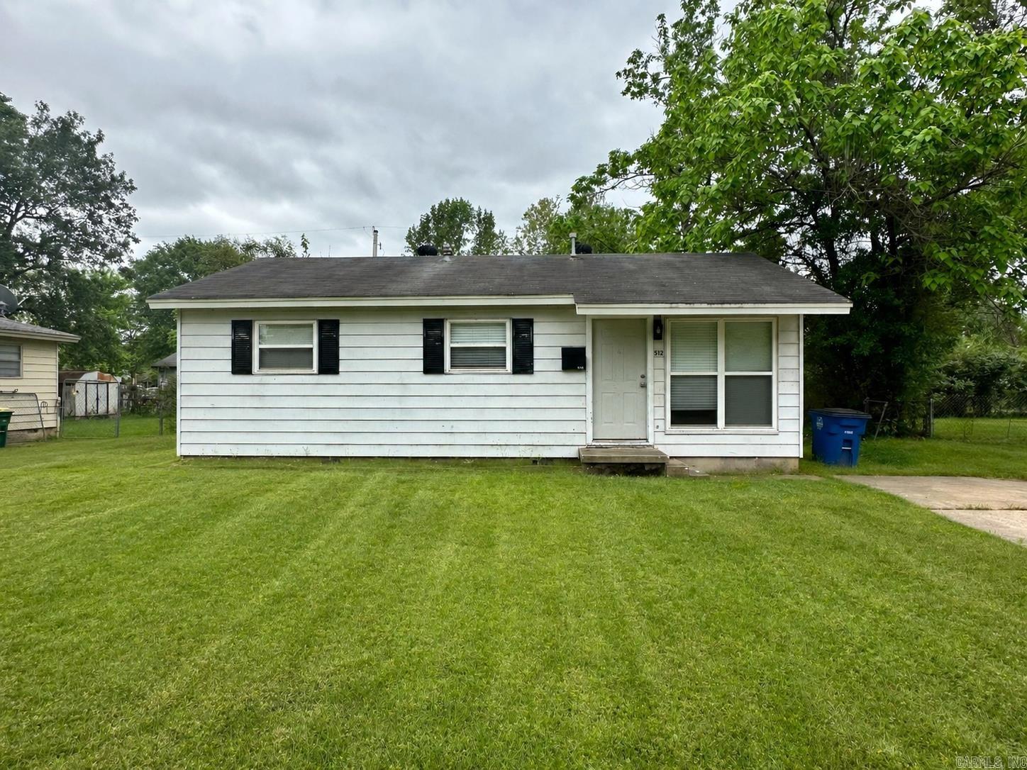 512 Ellen Drive Property Photo 1