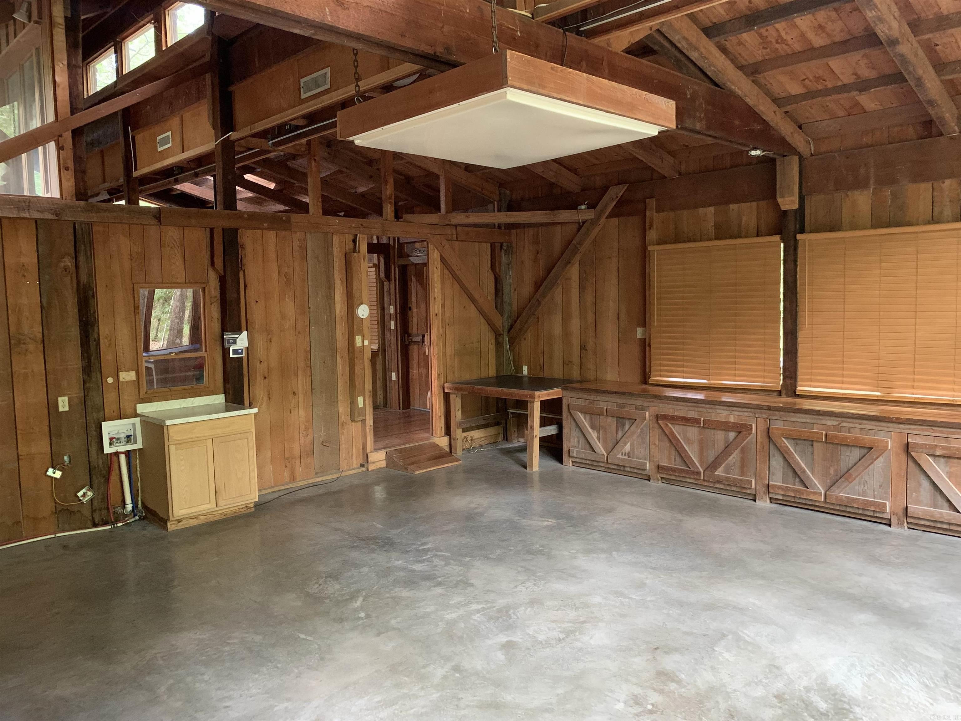 6002 Becknell Property Photo 8