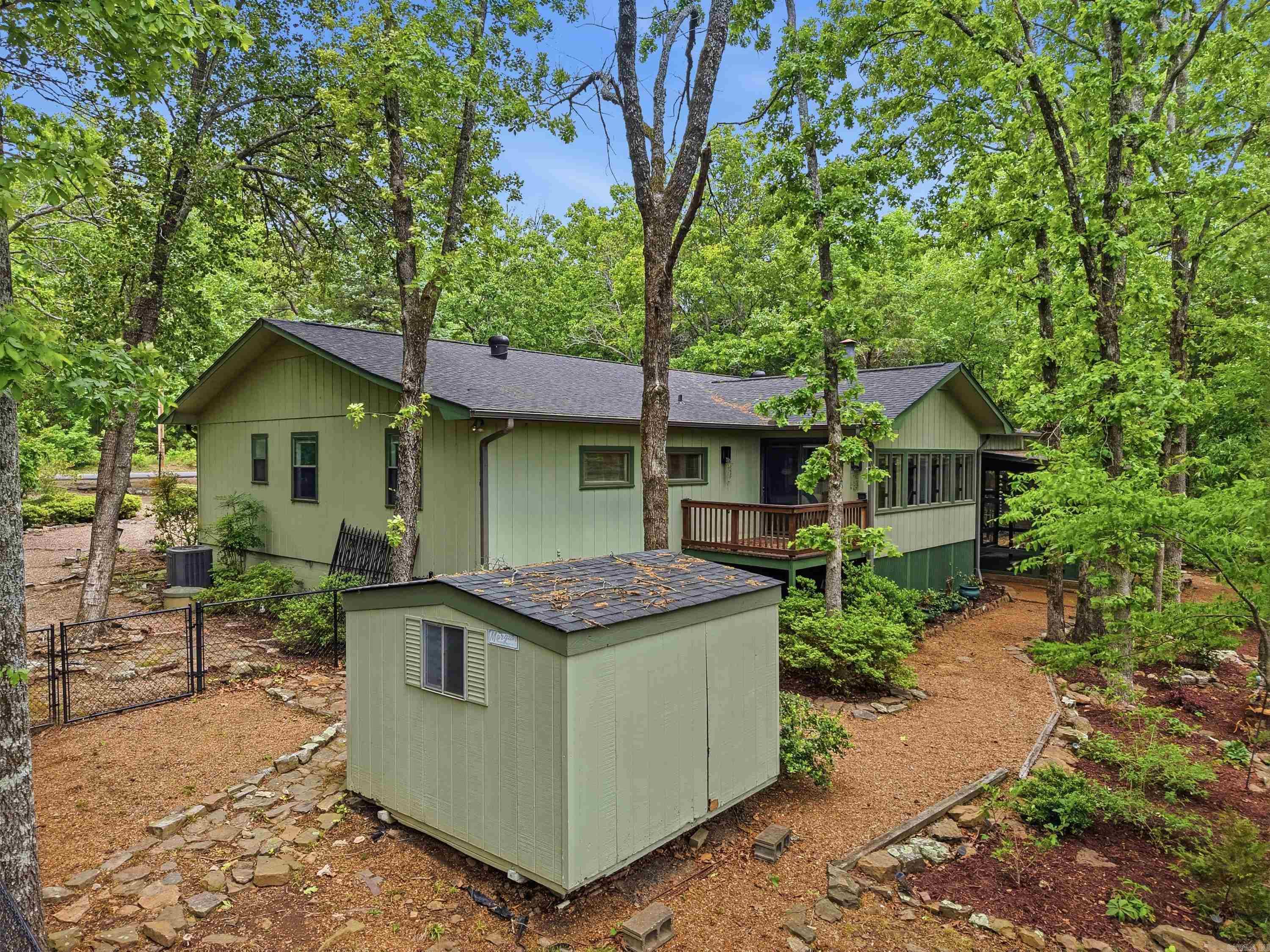 235 Robinhood Trail Property Photo 5