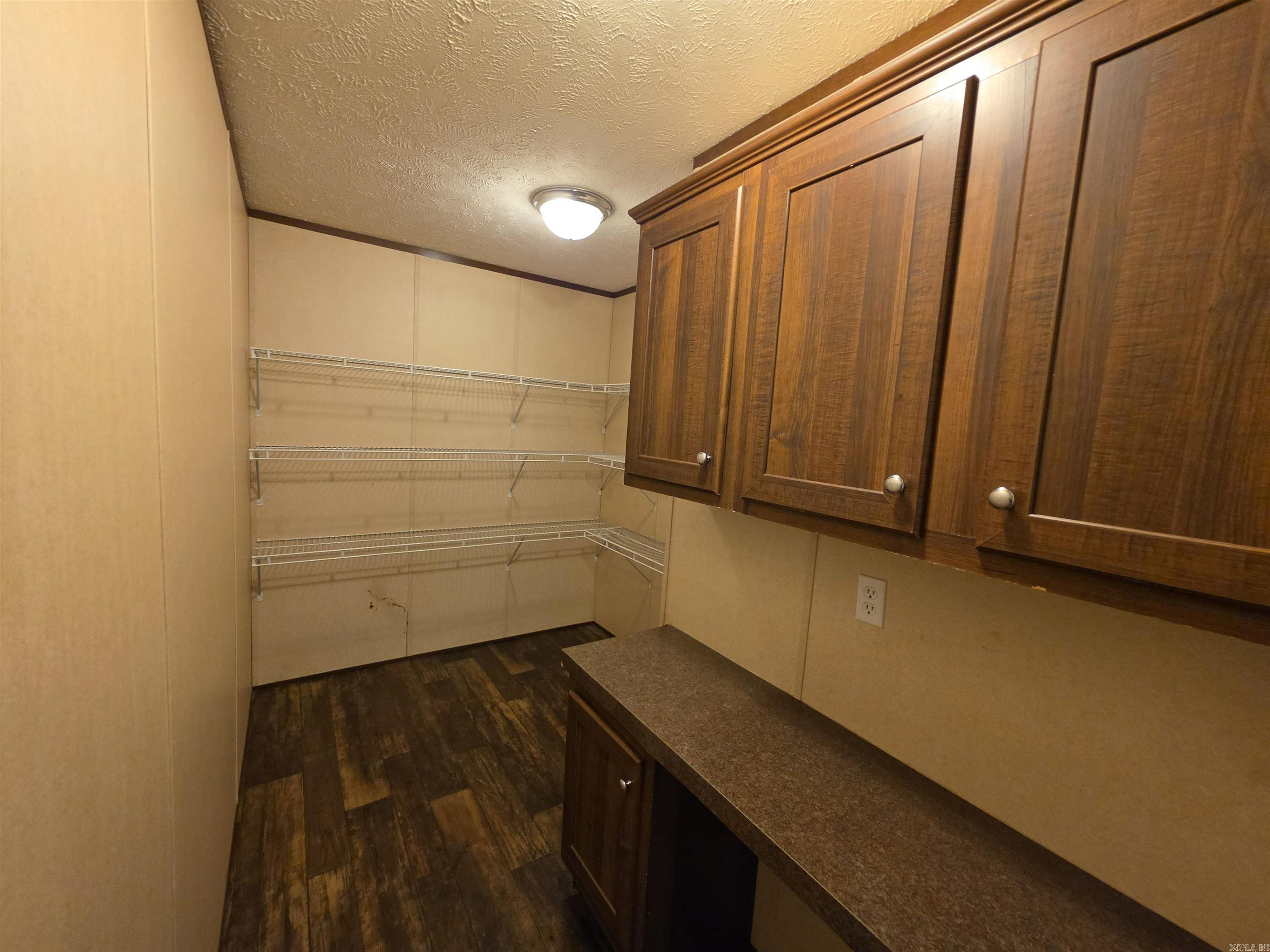 5268 Prince St Property Photo 9