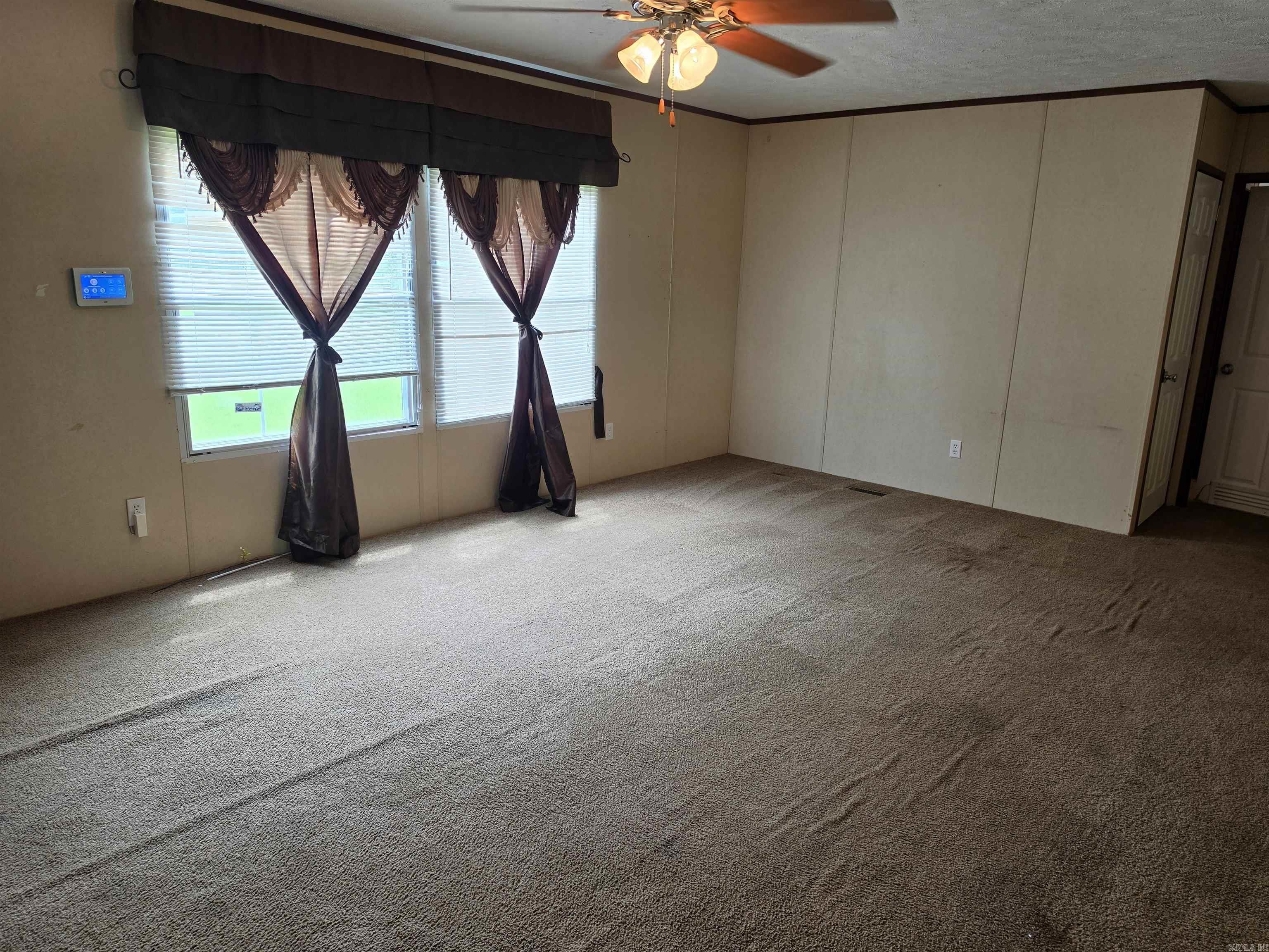 5268 Prince St Property Photo 10
