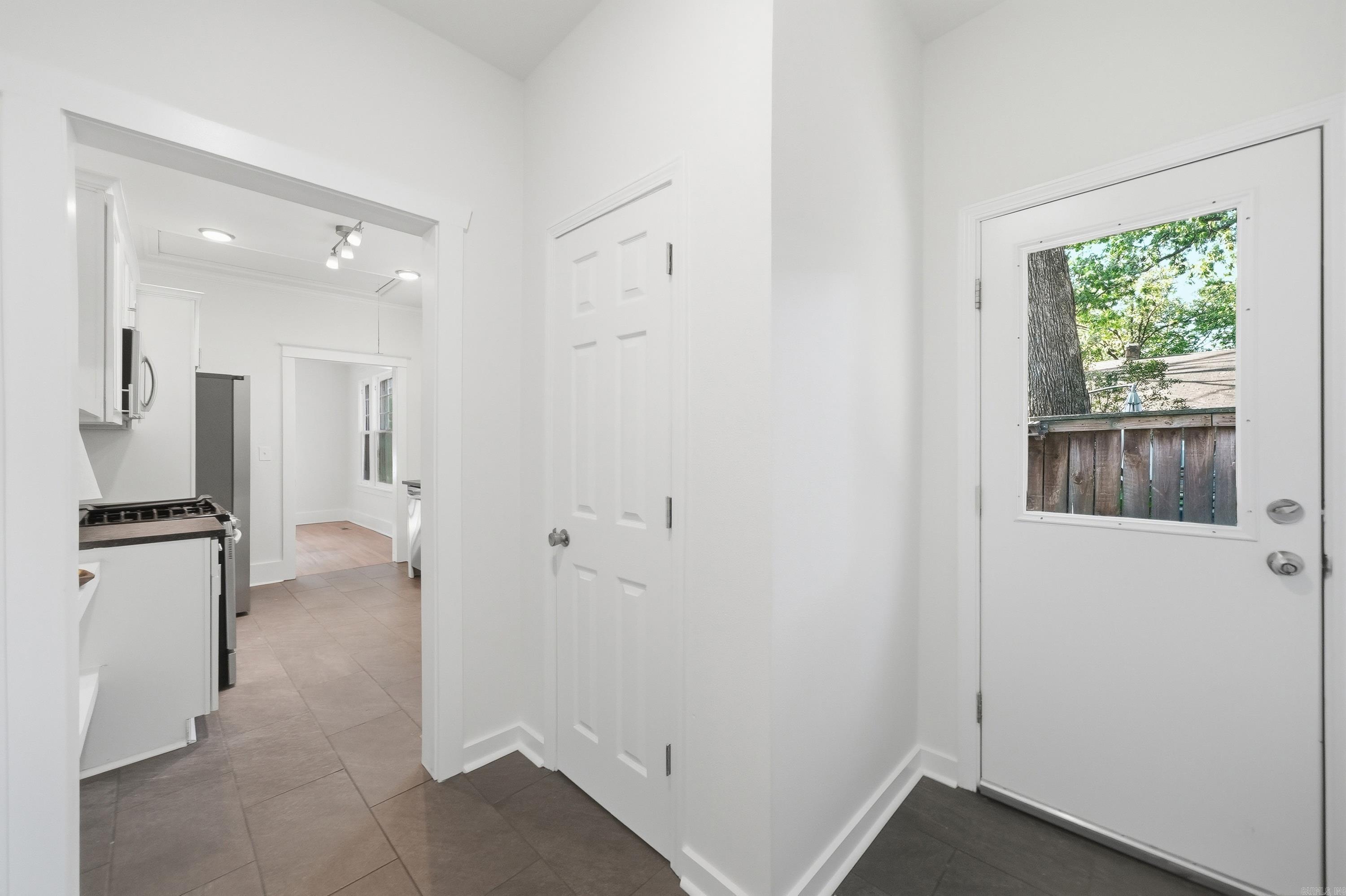 203 N Monroe Street Property Photo 31