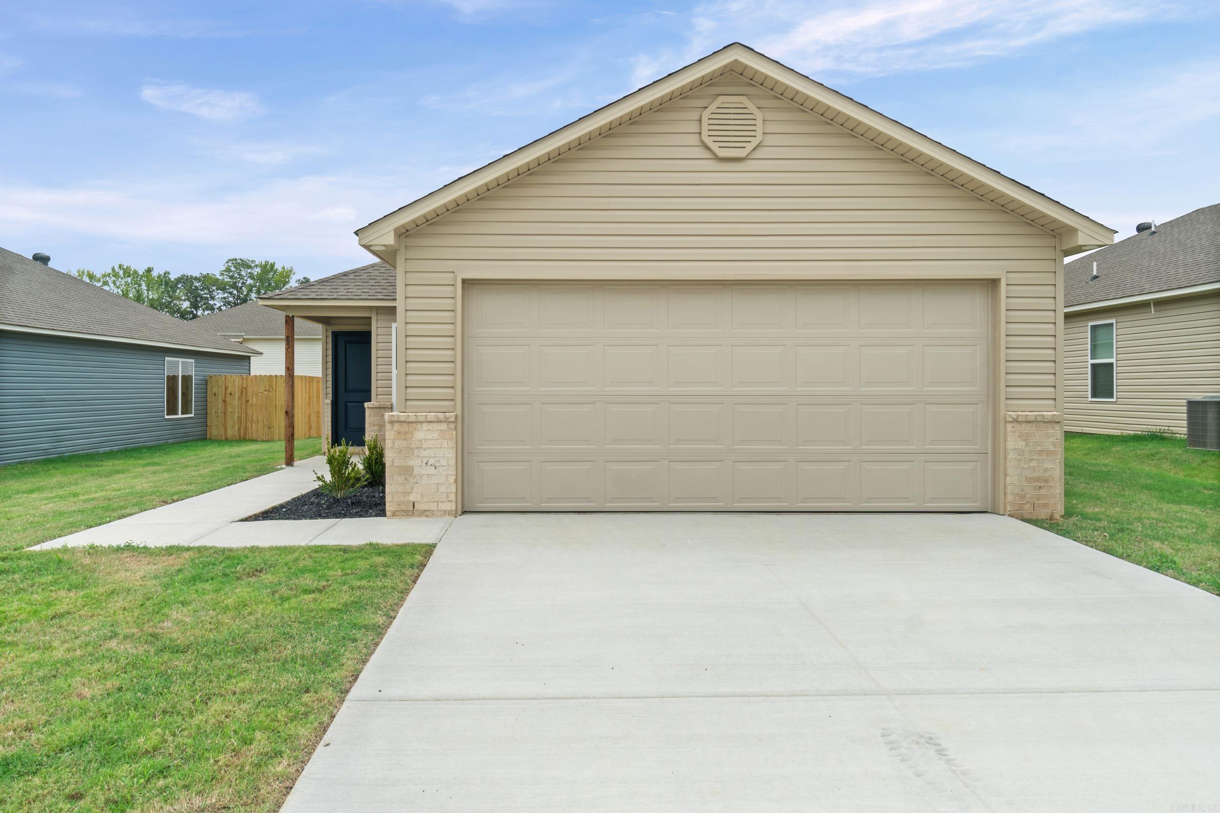 85 Maddison Rachael Property Photo 1