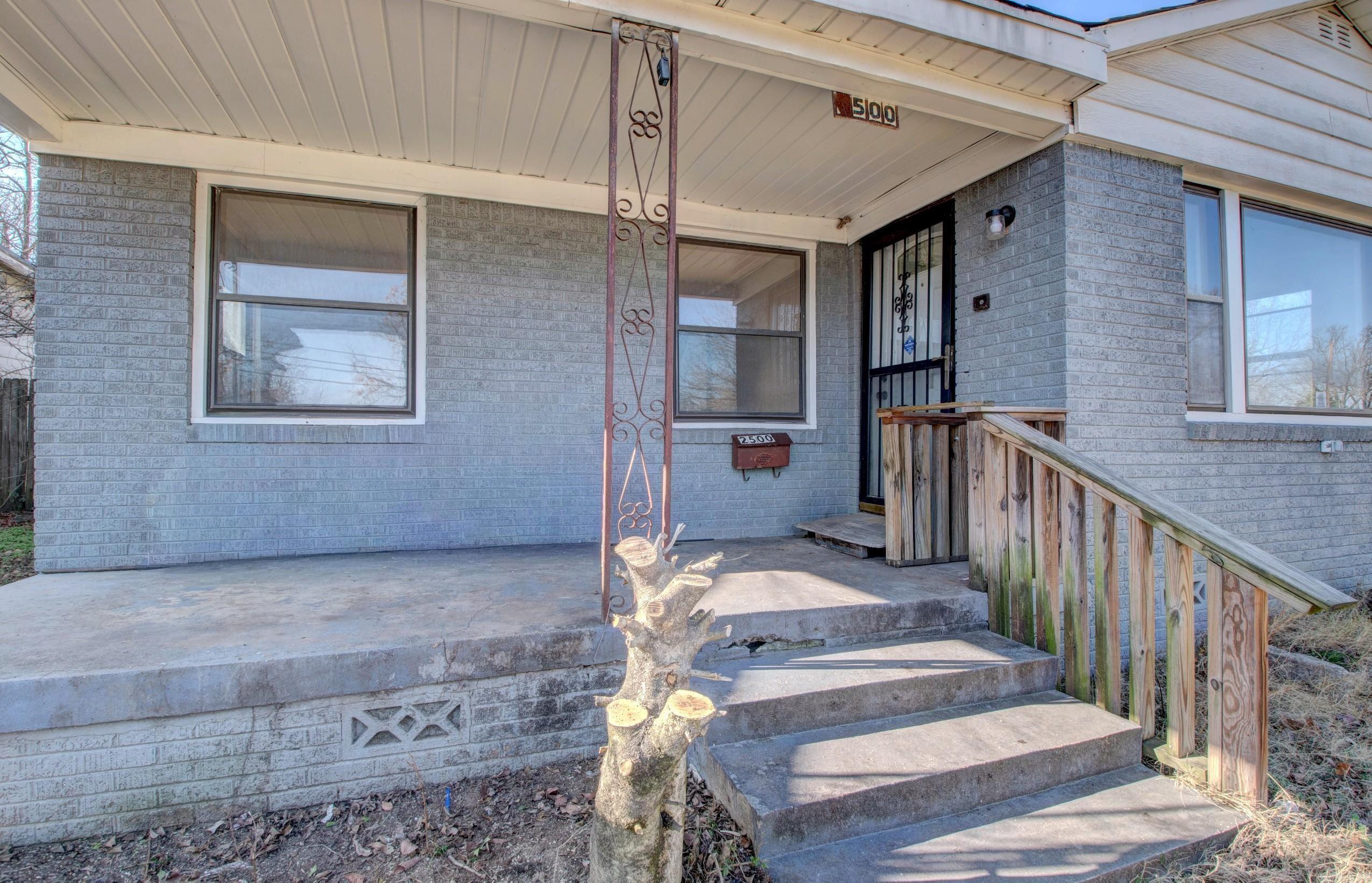 2500 Booker St Property Photo 1
