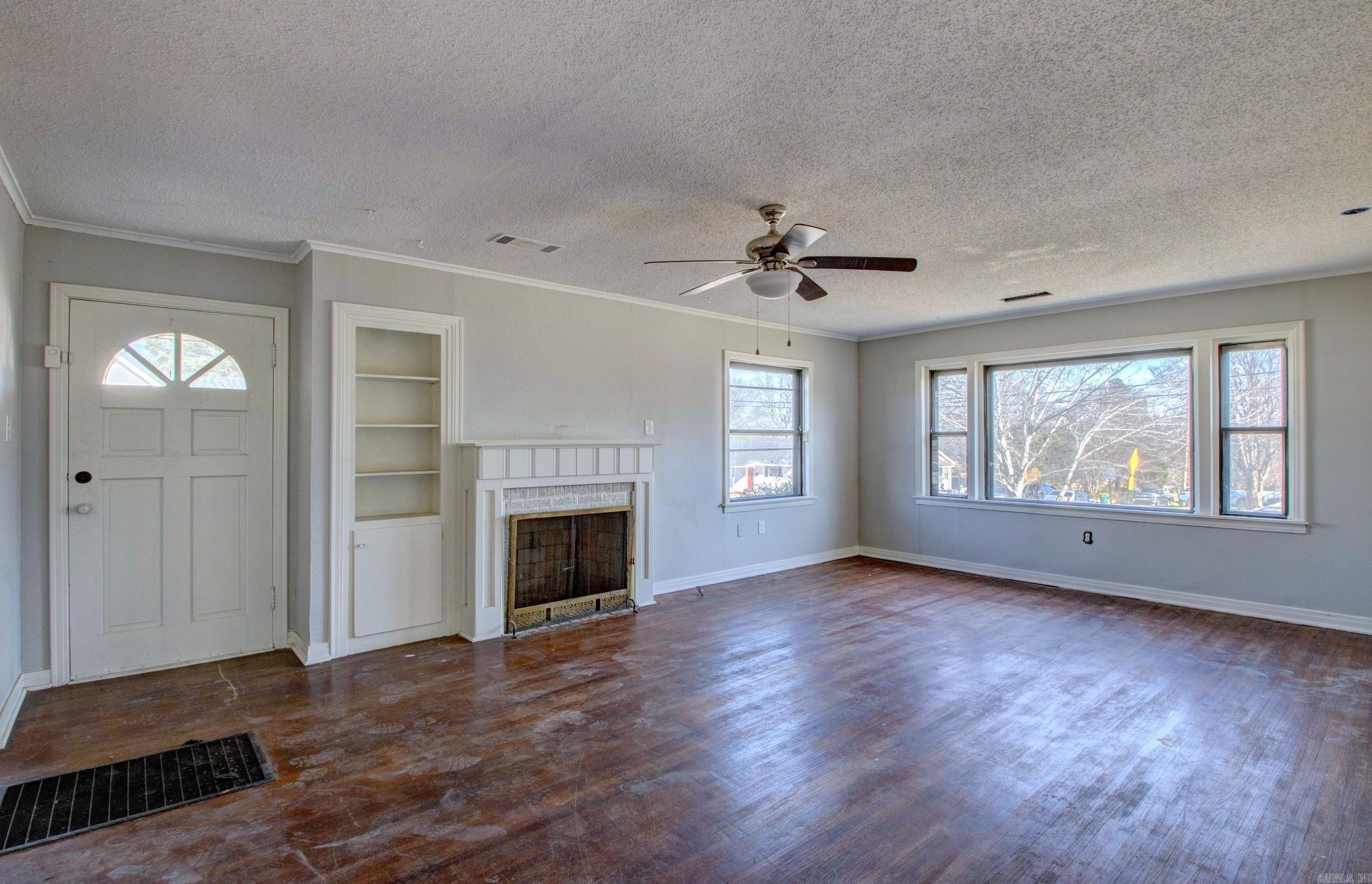 2500 Booker St Property Photo 3