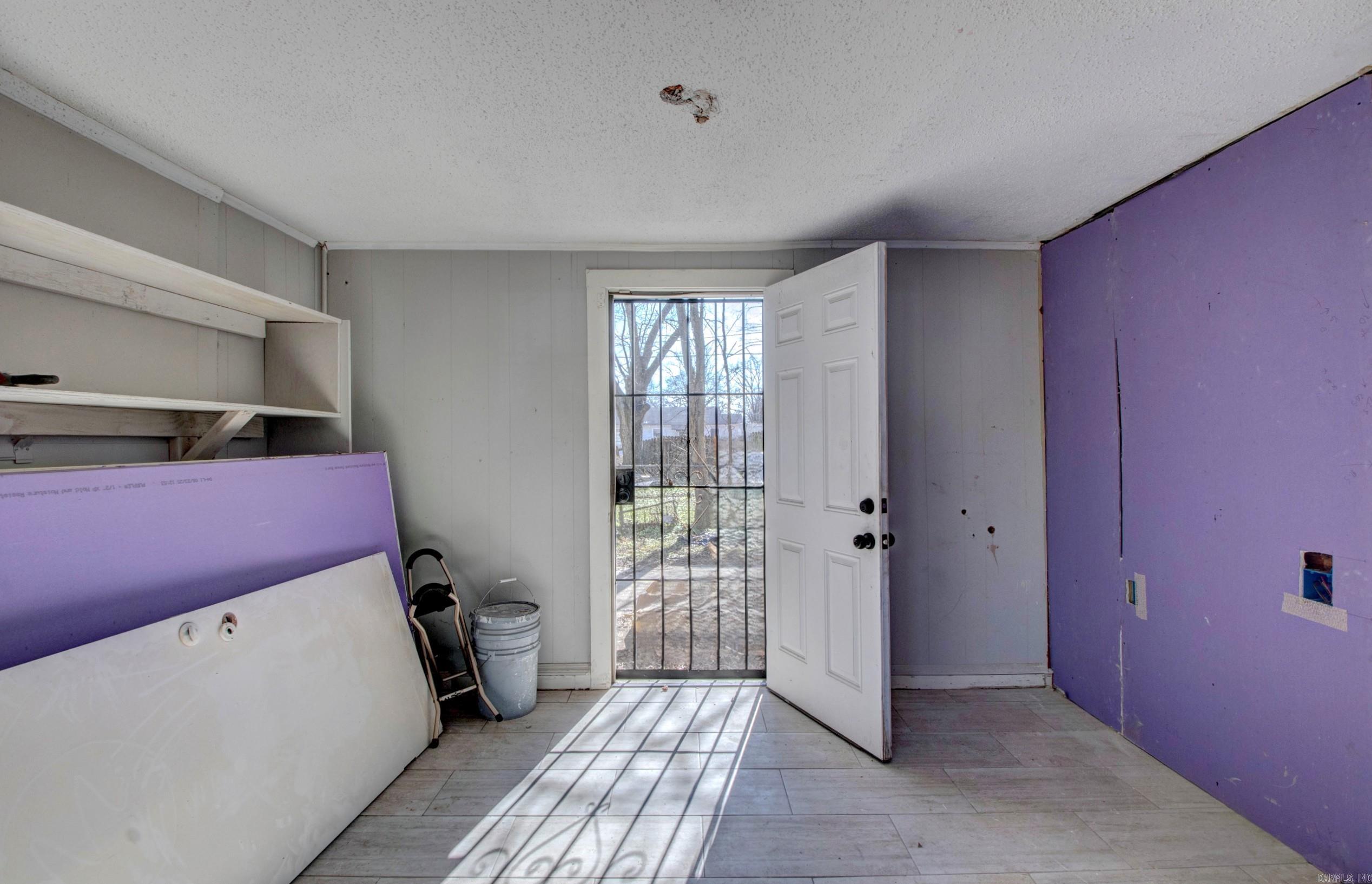 2500 Booker St Property Photo 11