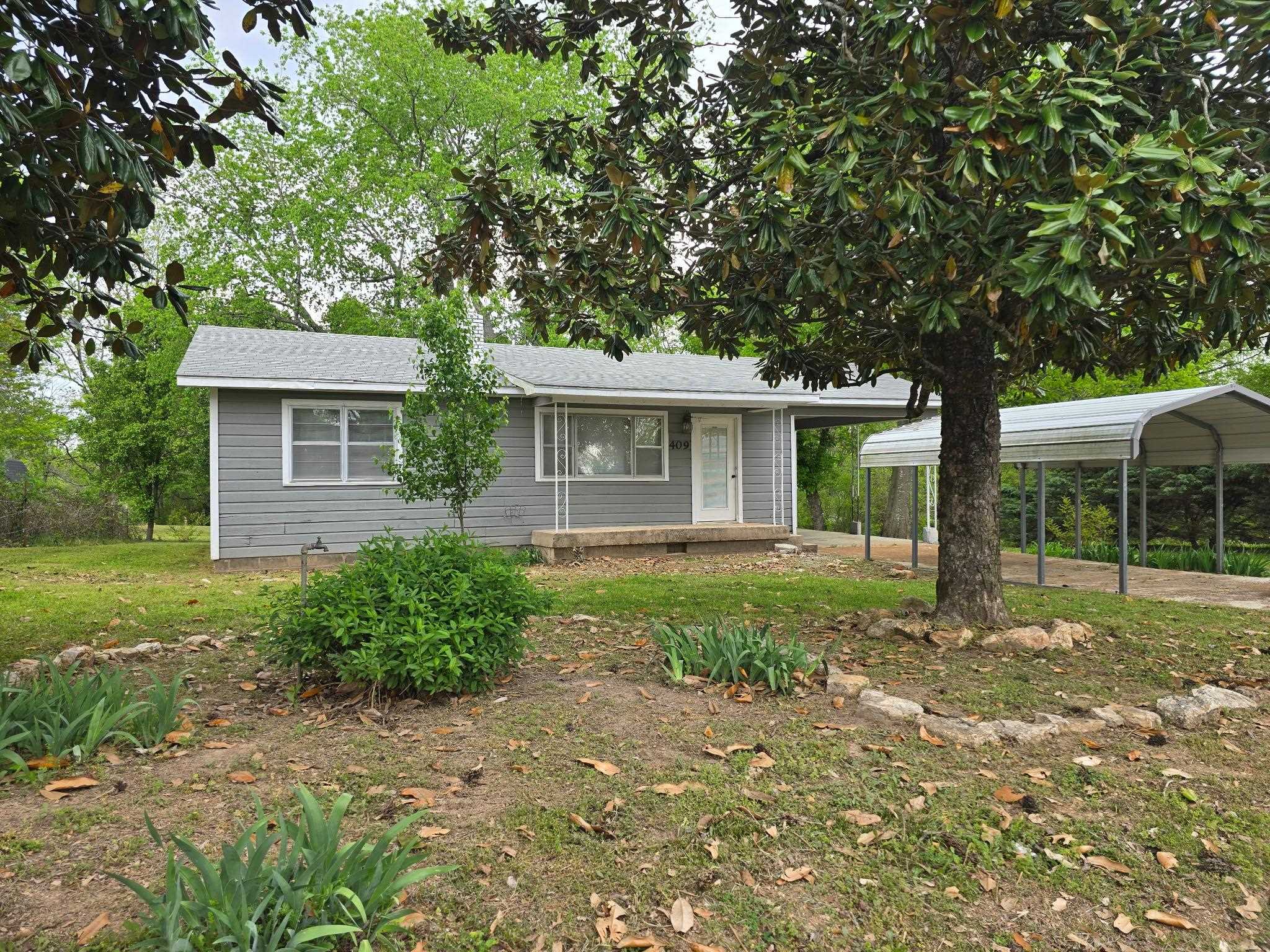 409 S 2nd Street Property Photo 1