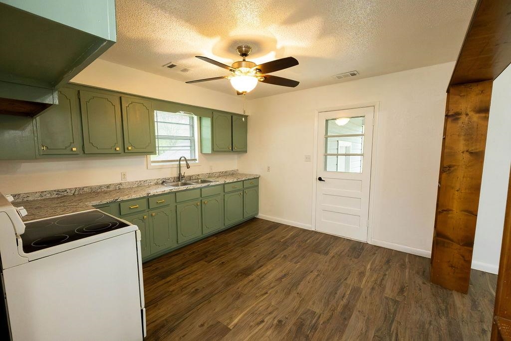 409 S 2nd Street Property Photo 10
