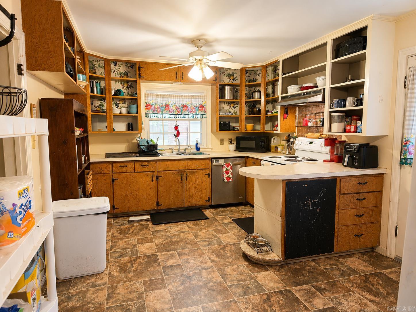 1501 Red Bud Ln Property Photo 8