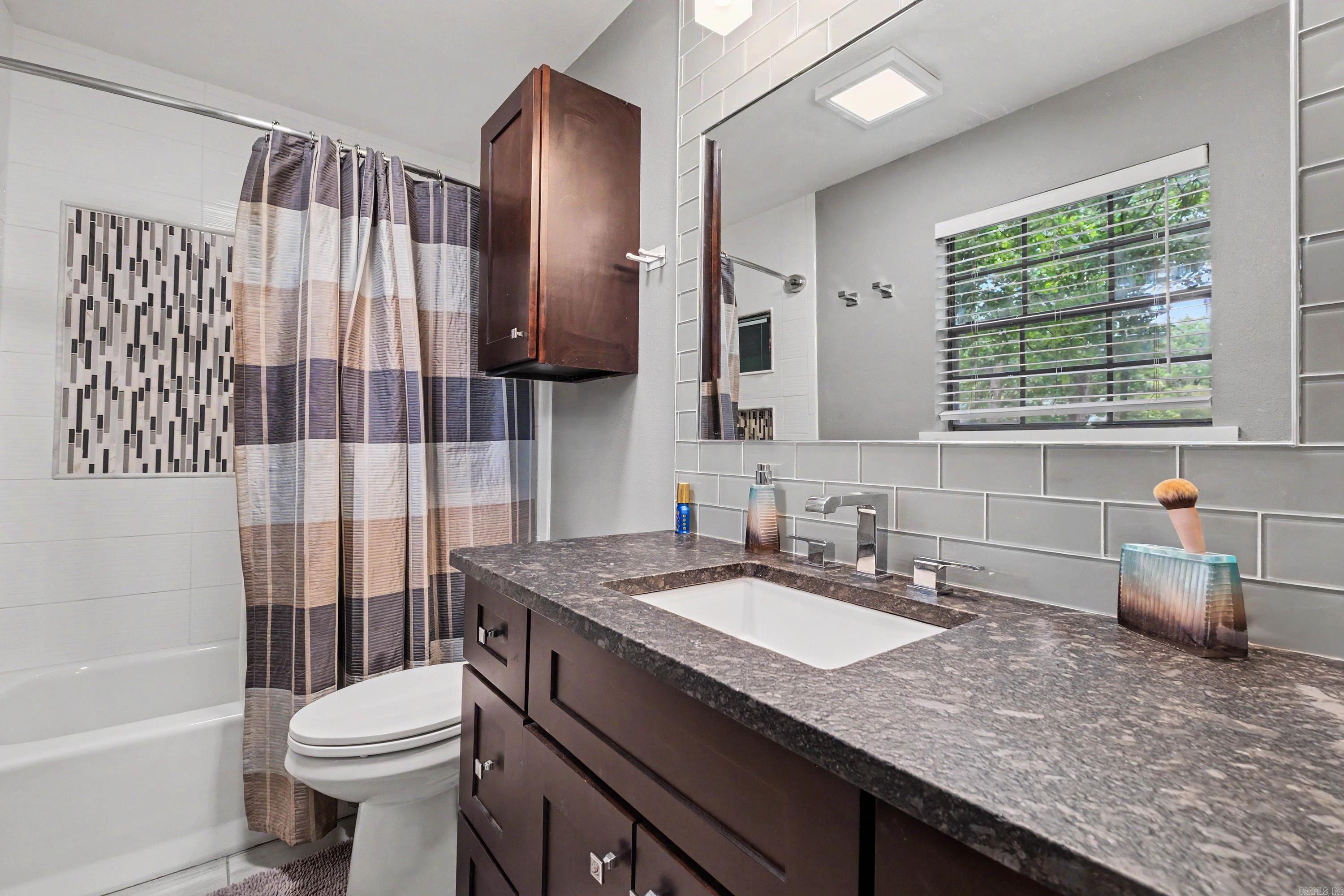 7 Amber Court Property Photo 6