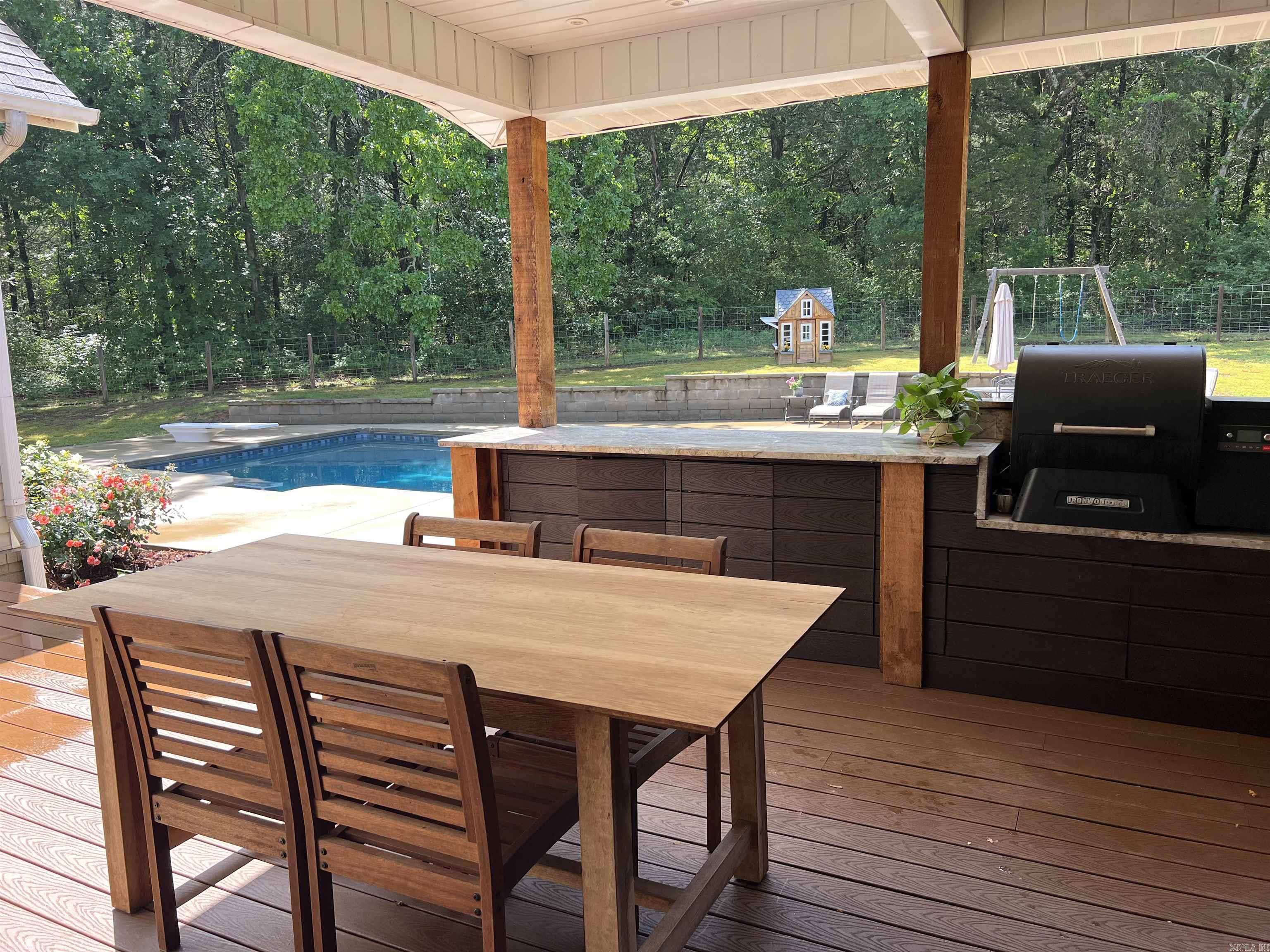1155 Lisa Lane Property Photo 5