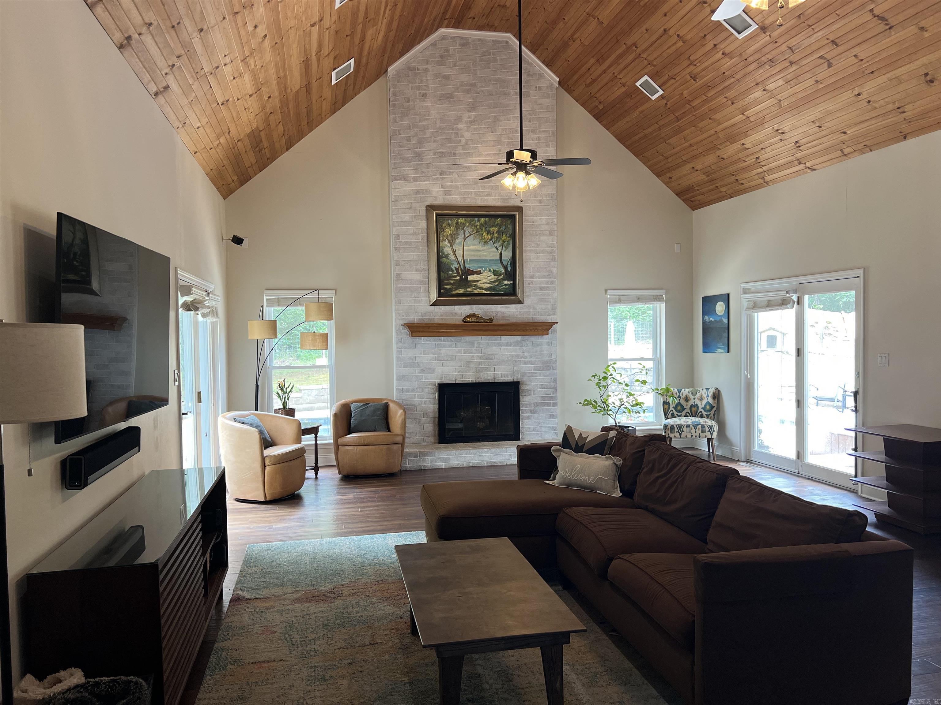 1155 Lisa Lane Property Photo 8