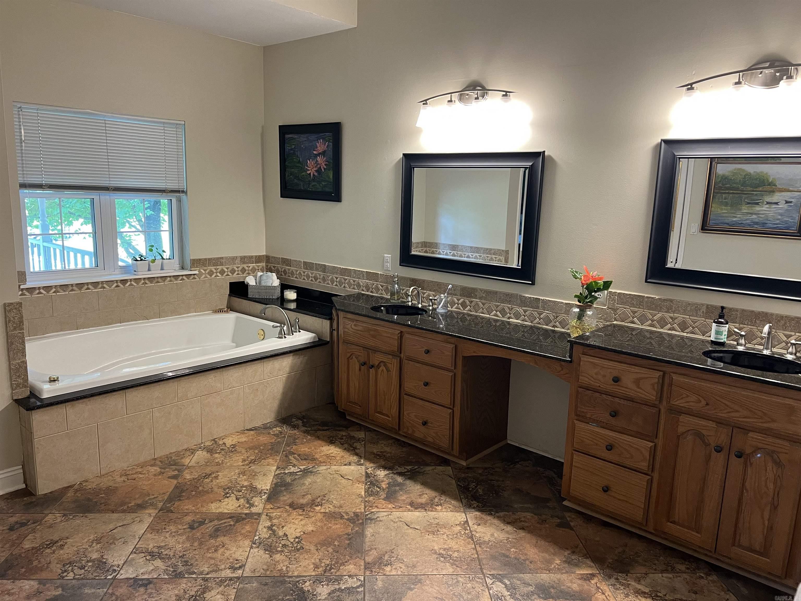 1155 Lisa Lane Property Photo 15
