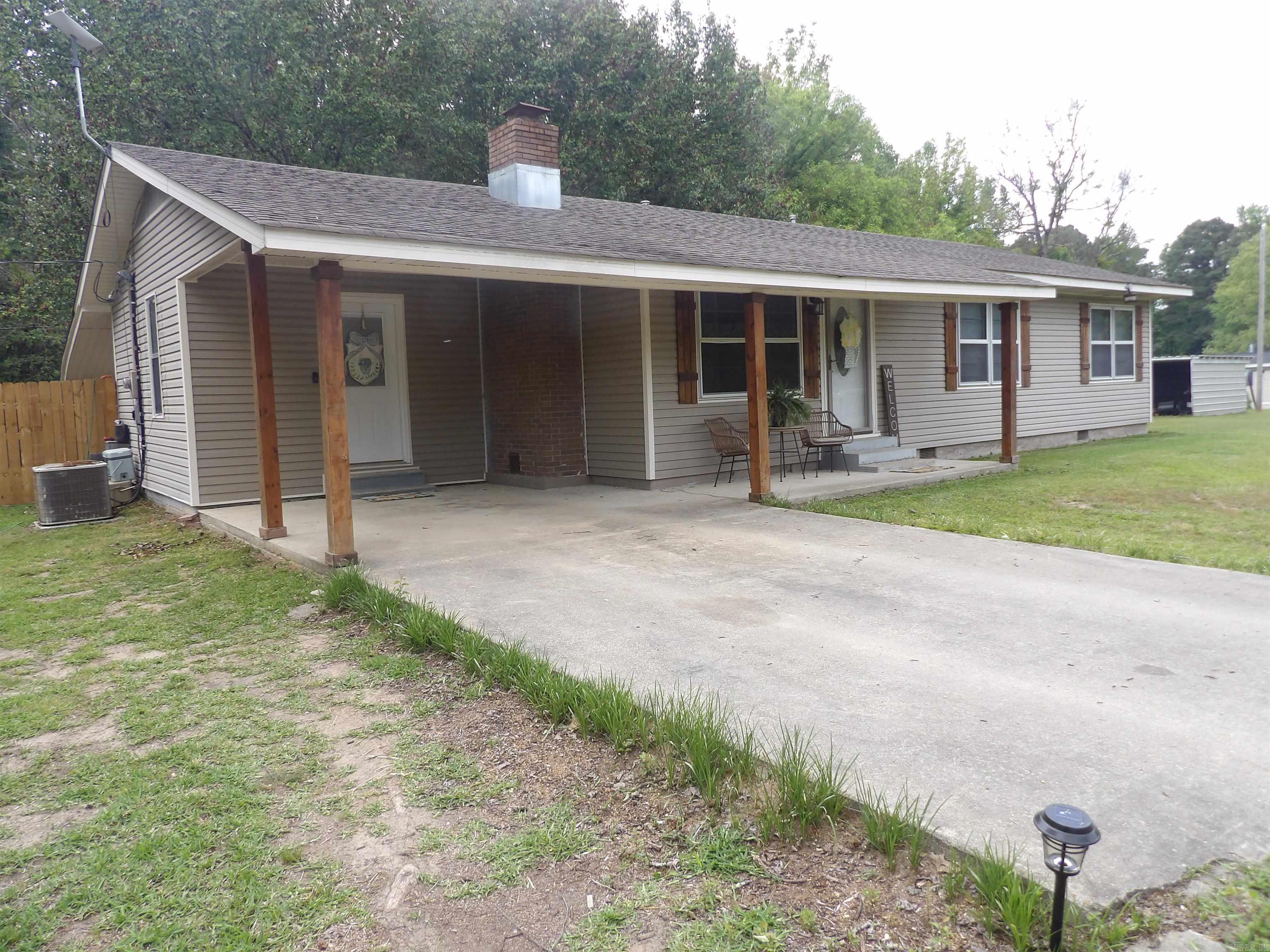 811 Rock Springs Road Property Photo 2