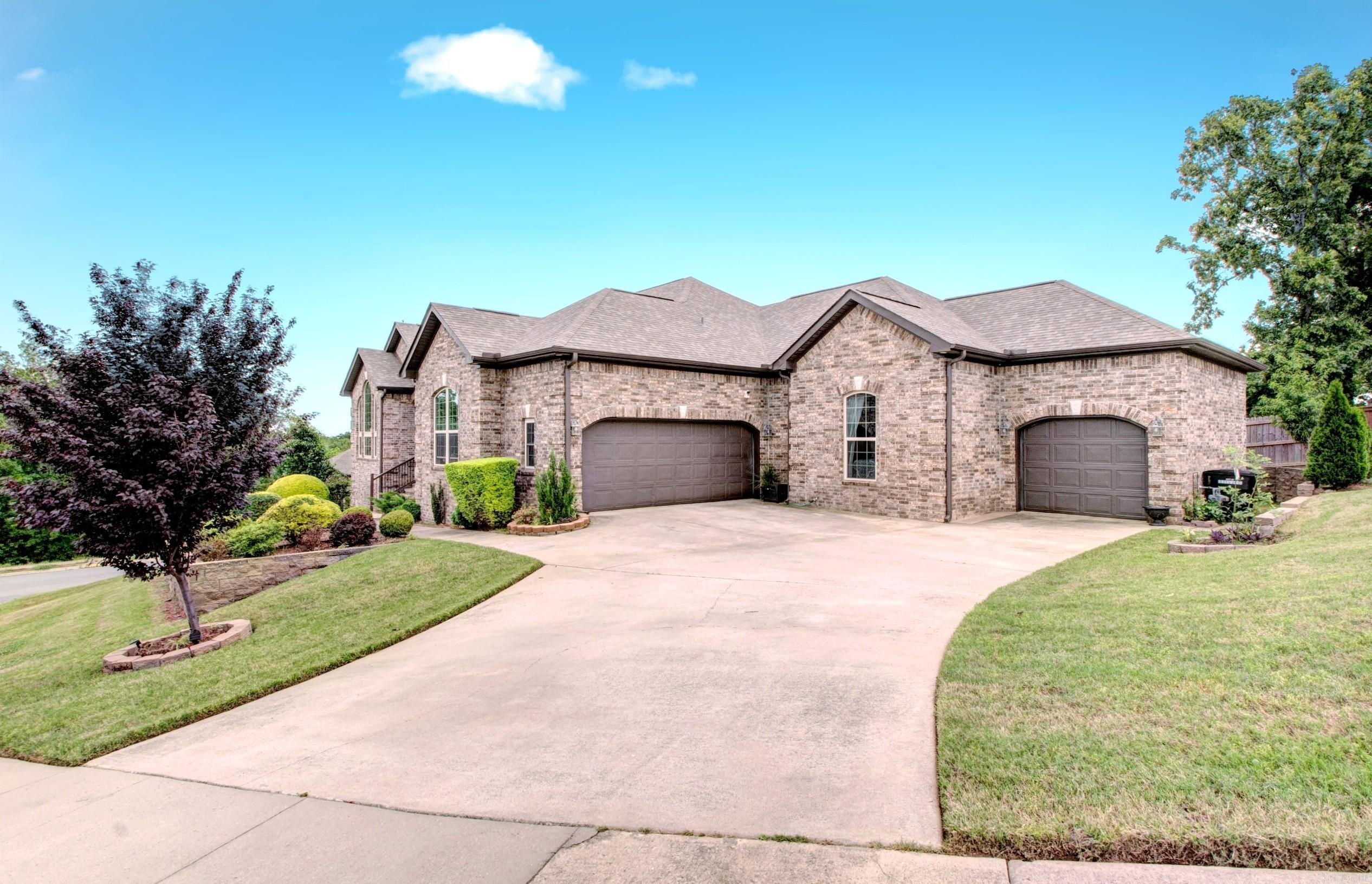 3200 Falling Waters Road Property Photo 1