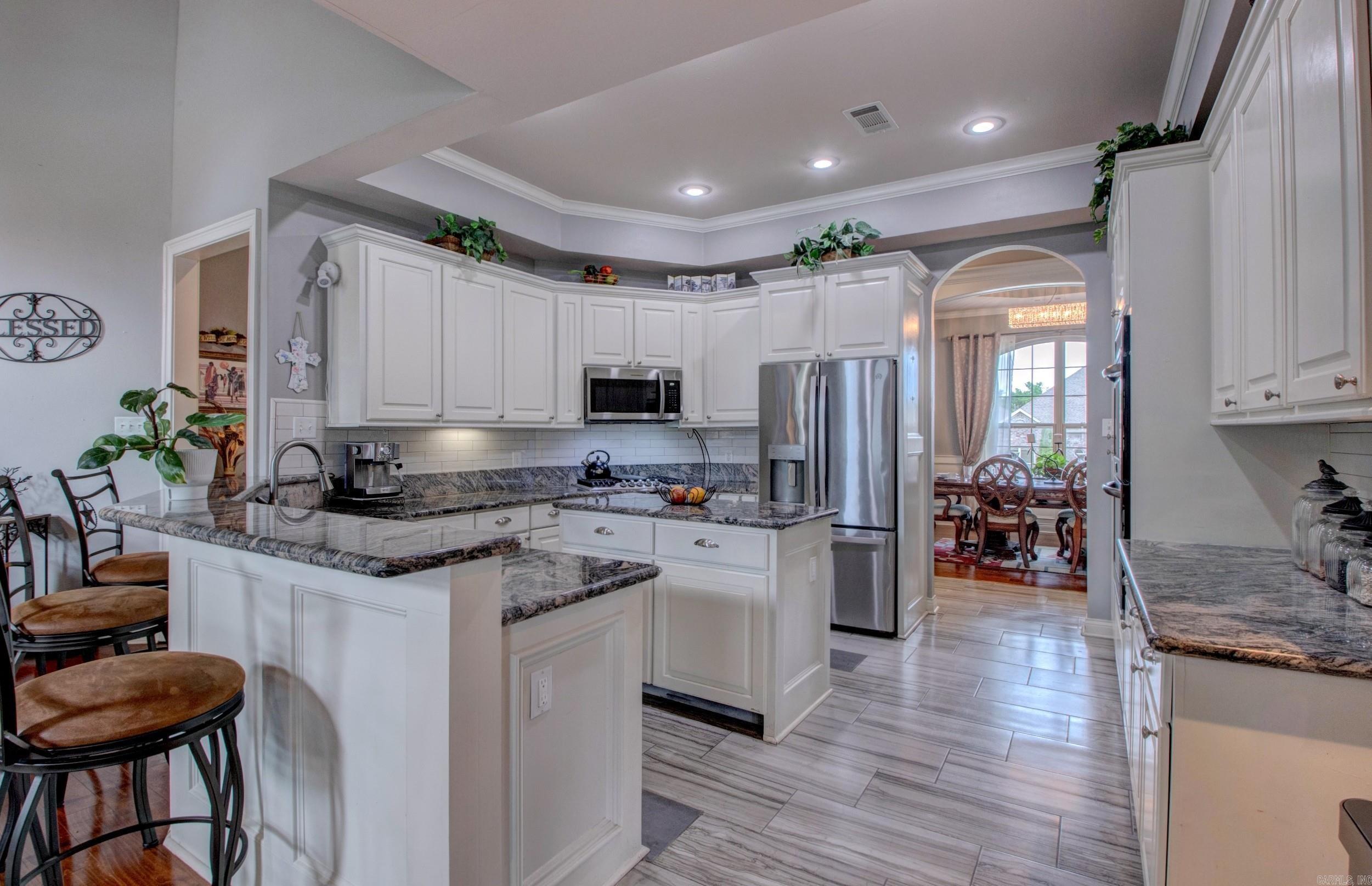 3200 Falling Waters Road Property Photo 4