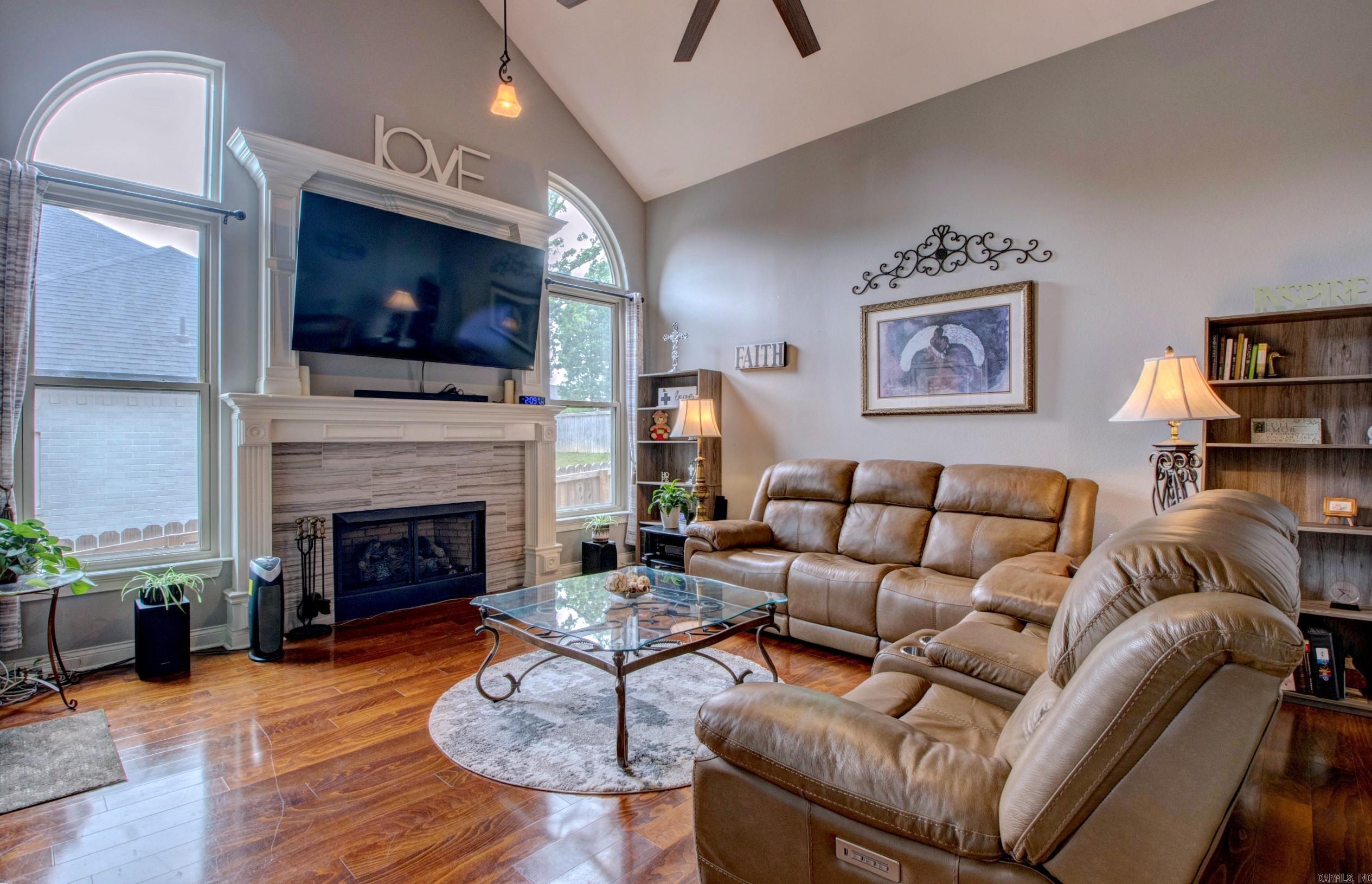 3200 Falling Waters Road Property Photo 9