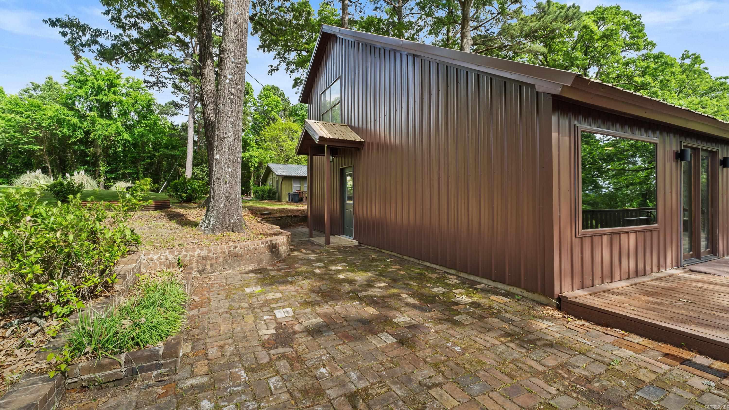 108 Sunset Drive Property Photo 3