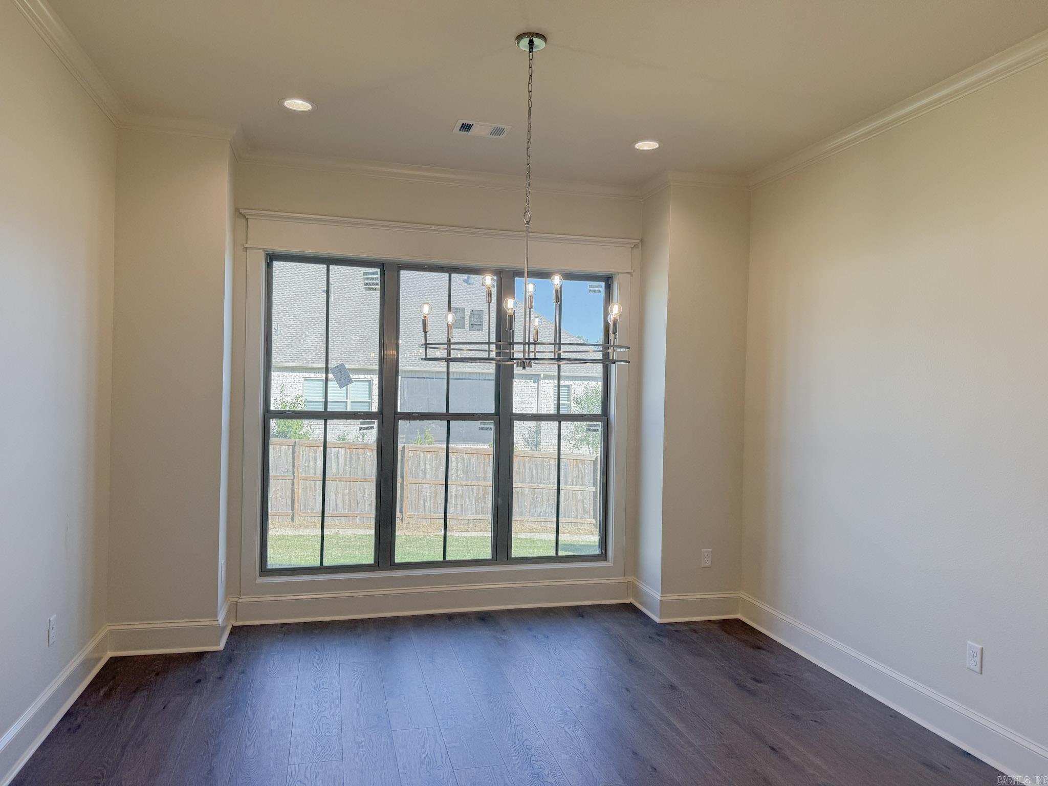 1670 Southwinds Drive Property Photo 4