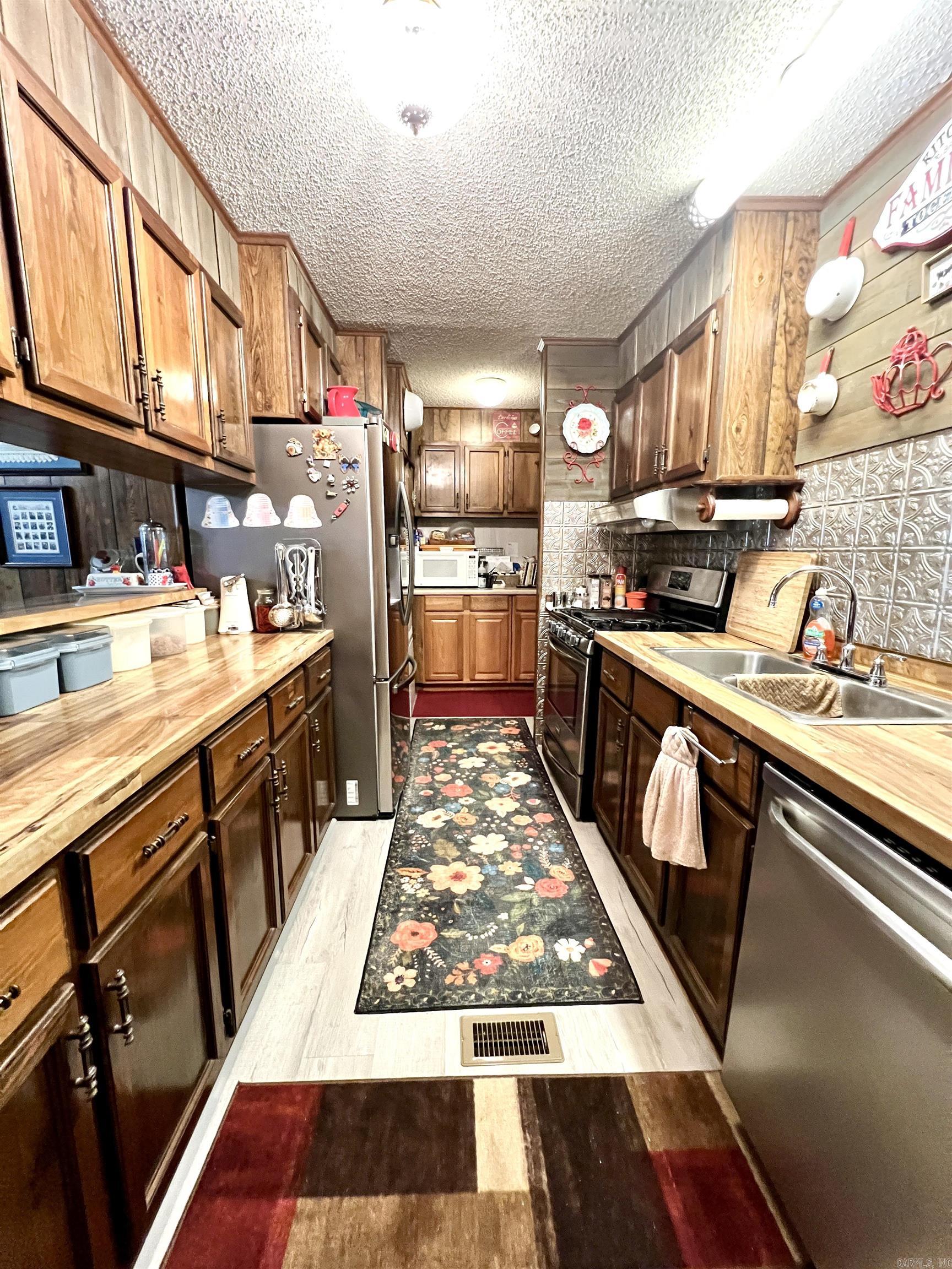 2469 W State 212 Highway Property Photo 12