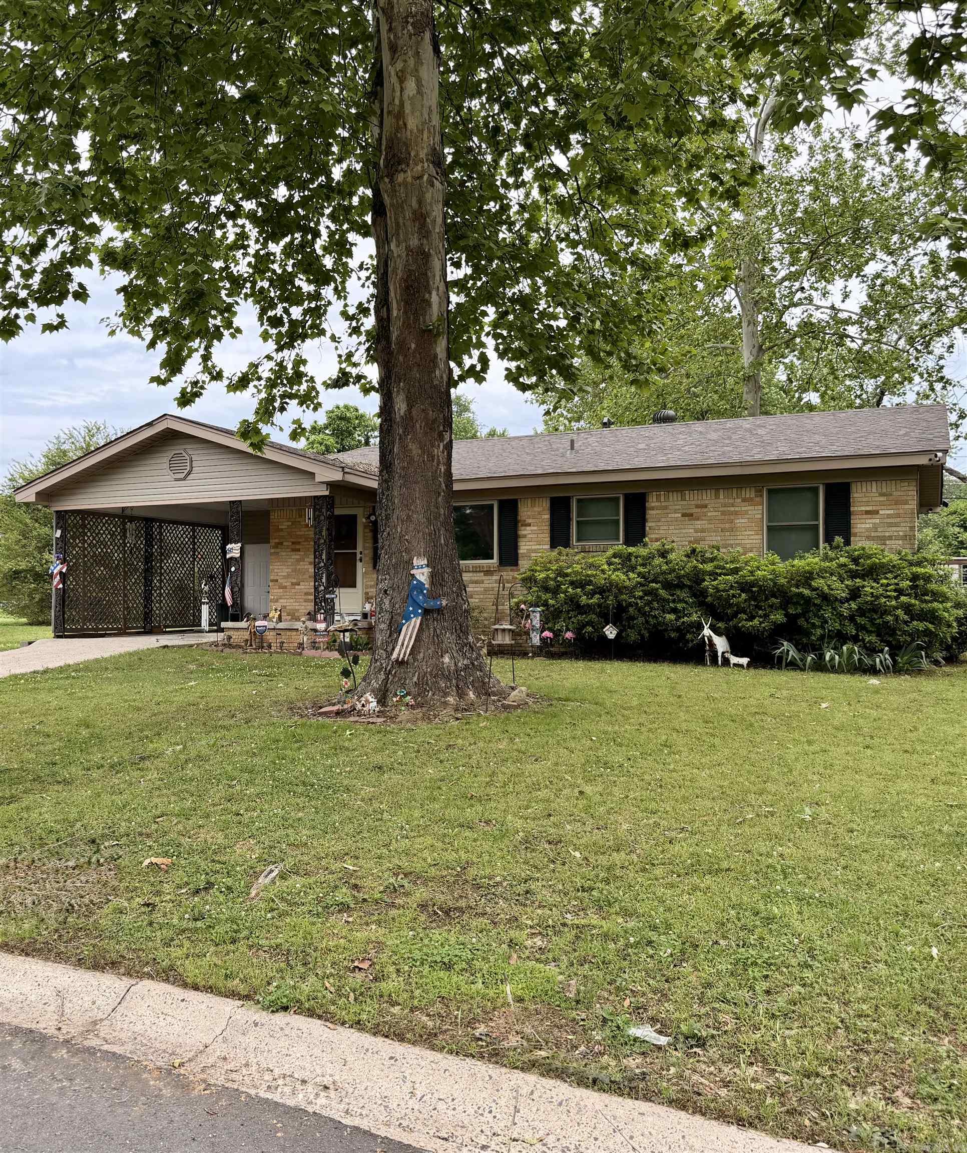 108 Smart Street Property Photo 2
