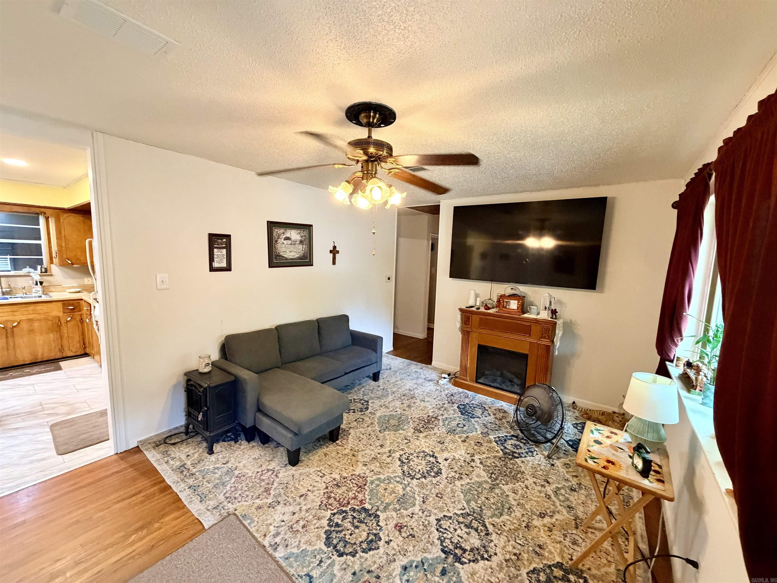 108 Smart Street Property Photo 5