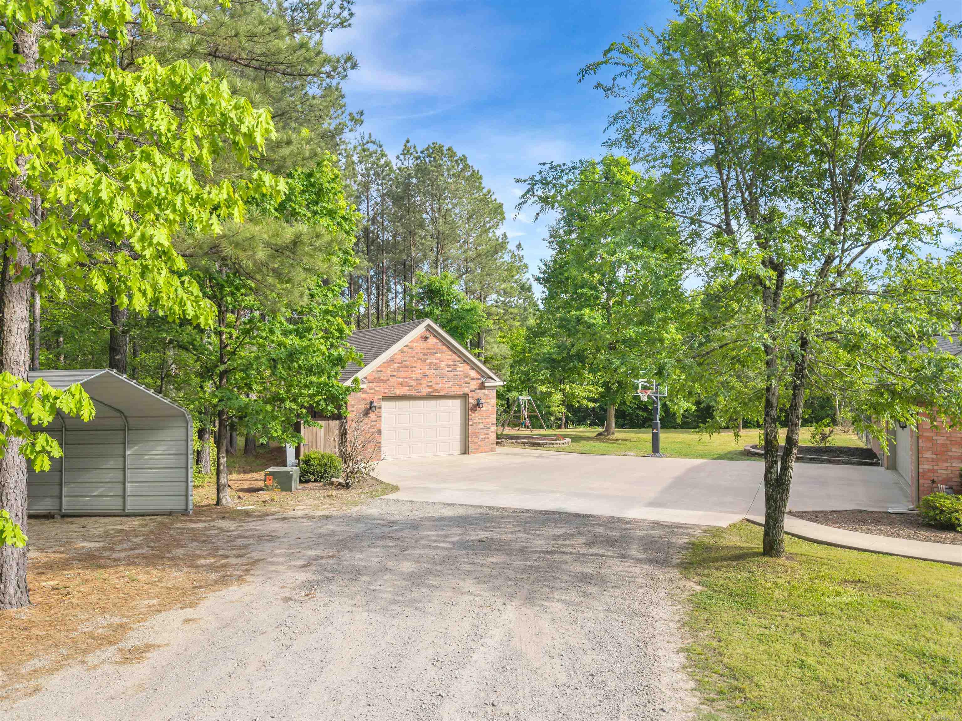 17 Dylan Drive Property Photo 3