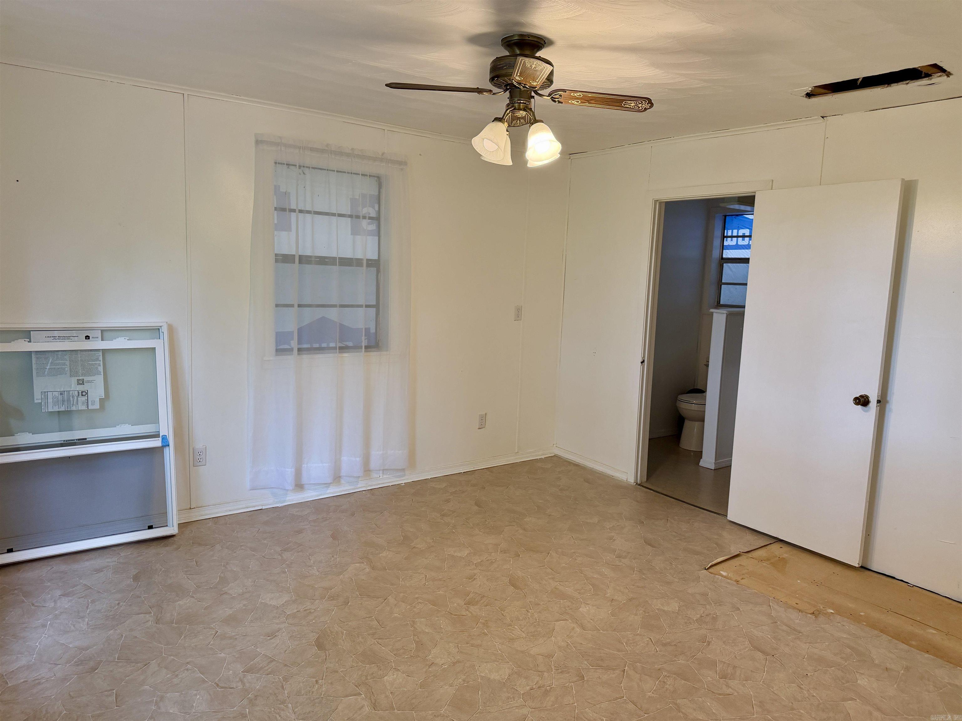 208 County Road 2228 Property Photo 16