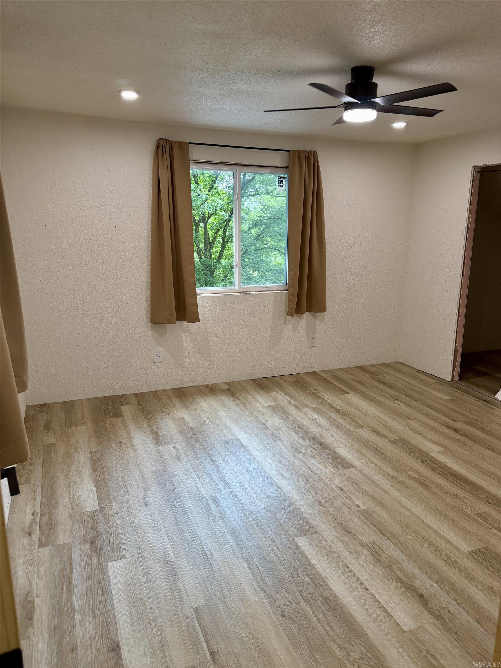 208 County Road 2228 Property Photo 20