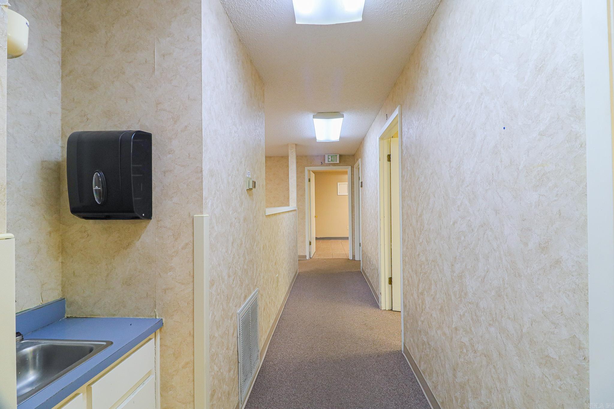 1105 W Court #c Street Property Photo 4