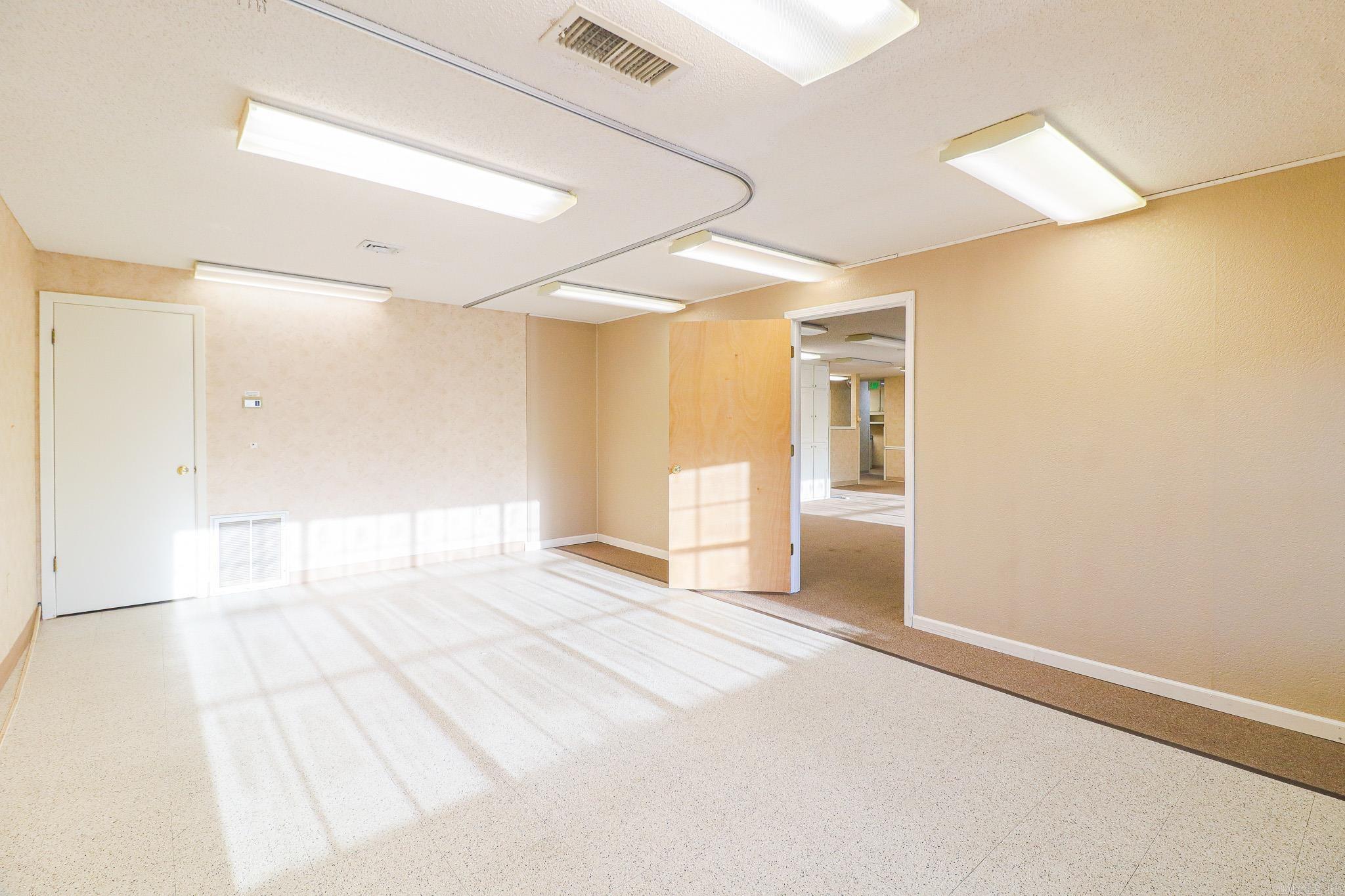 1105 W Court #c Street Property Photo 8
